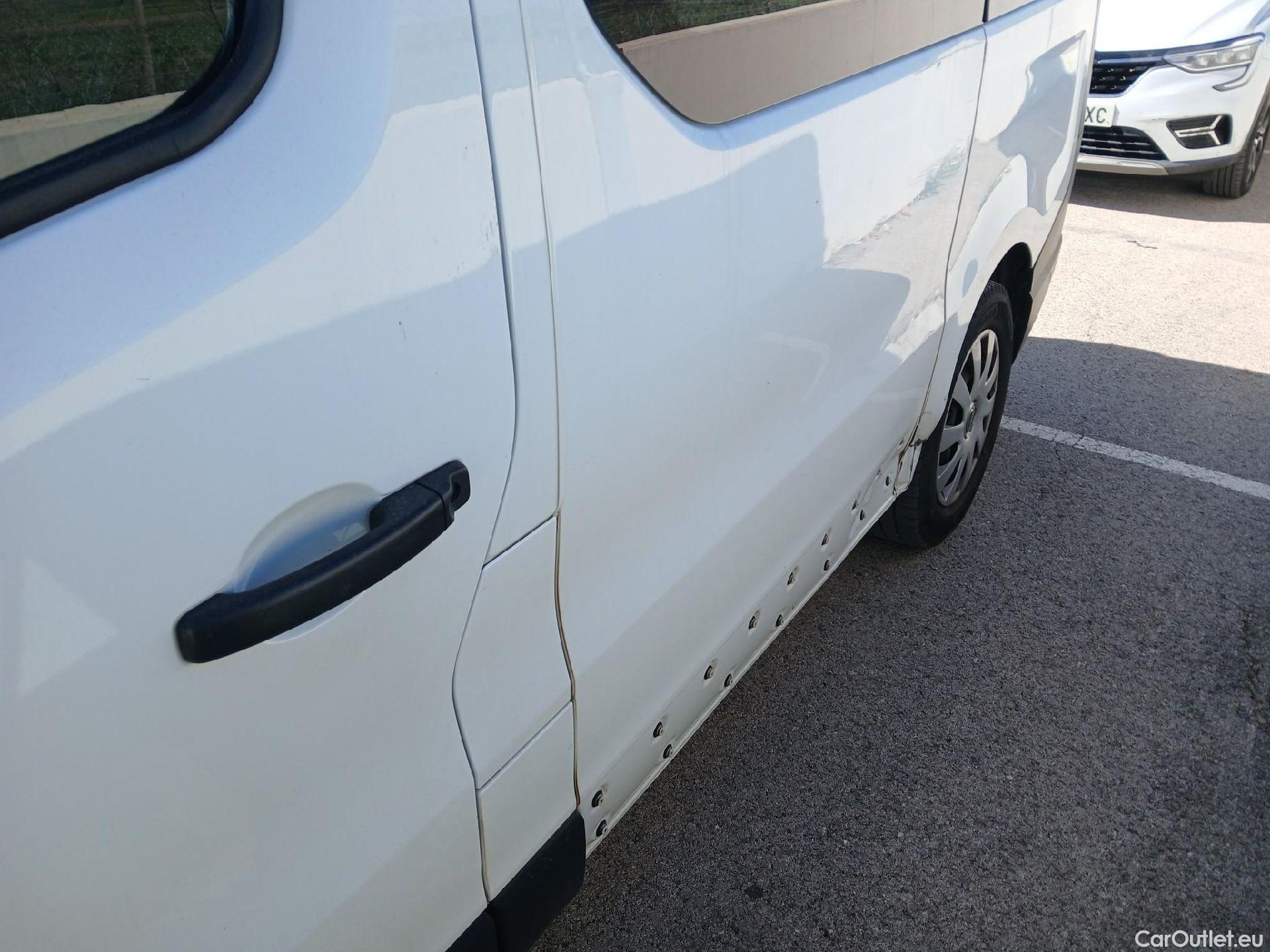  Nissan  NV300 NISSAN  / 2021 / 4P / monovolumen Combi 9 2.0dCi 110kW L1H1 1T Comfort #10