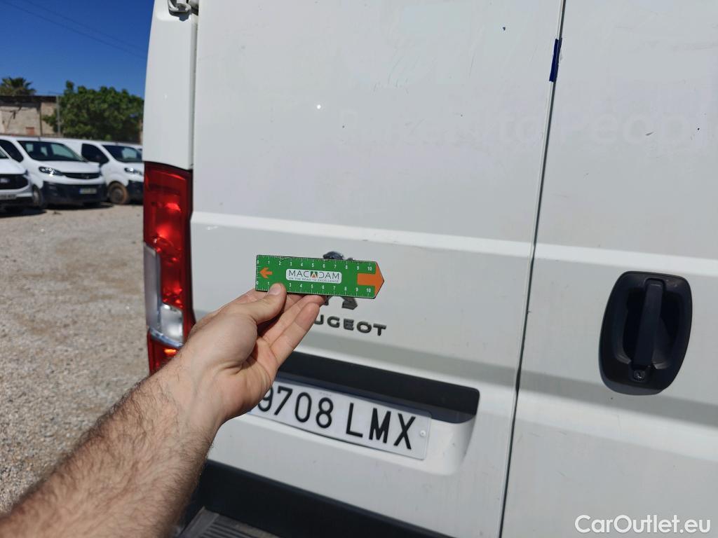  Peugeot  Boxer PEUGEOT  / 2014 / 4P / furgón Pack 330 L1 H1 BHDI 103kW (140CV) S&S #40