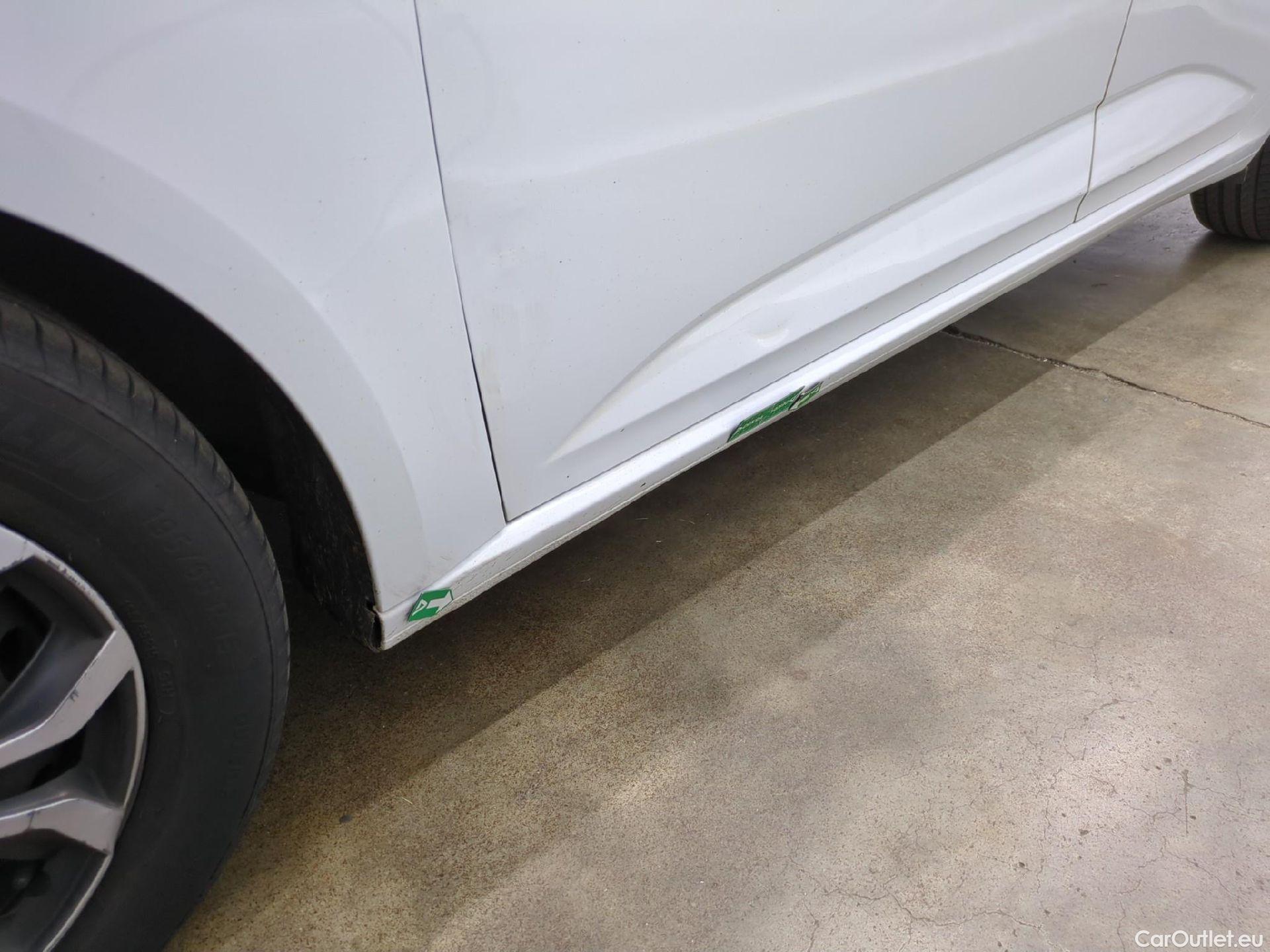  Renault  Megane  IV Berline 5pt. Société Air Nav 1.5 dCi 90CV BVM6 E6 #42