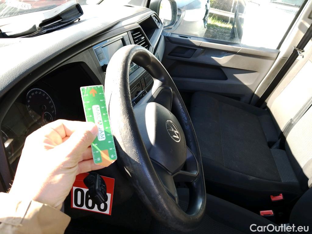  Land Rover  Discovery VOLKSWAGEN Transporter / 2020 / 4P / furgón Furgón Corto TN 2.0 TDI 110kW 4MO #1