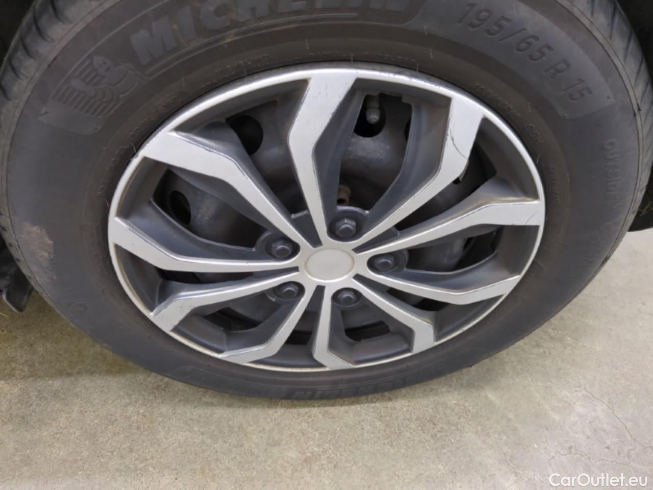  Renault  Megane  IV Berline 5pt. Société Air Nav 1.5 dCi 90CV BVM6 E6 #10