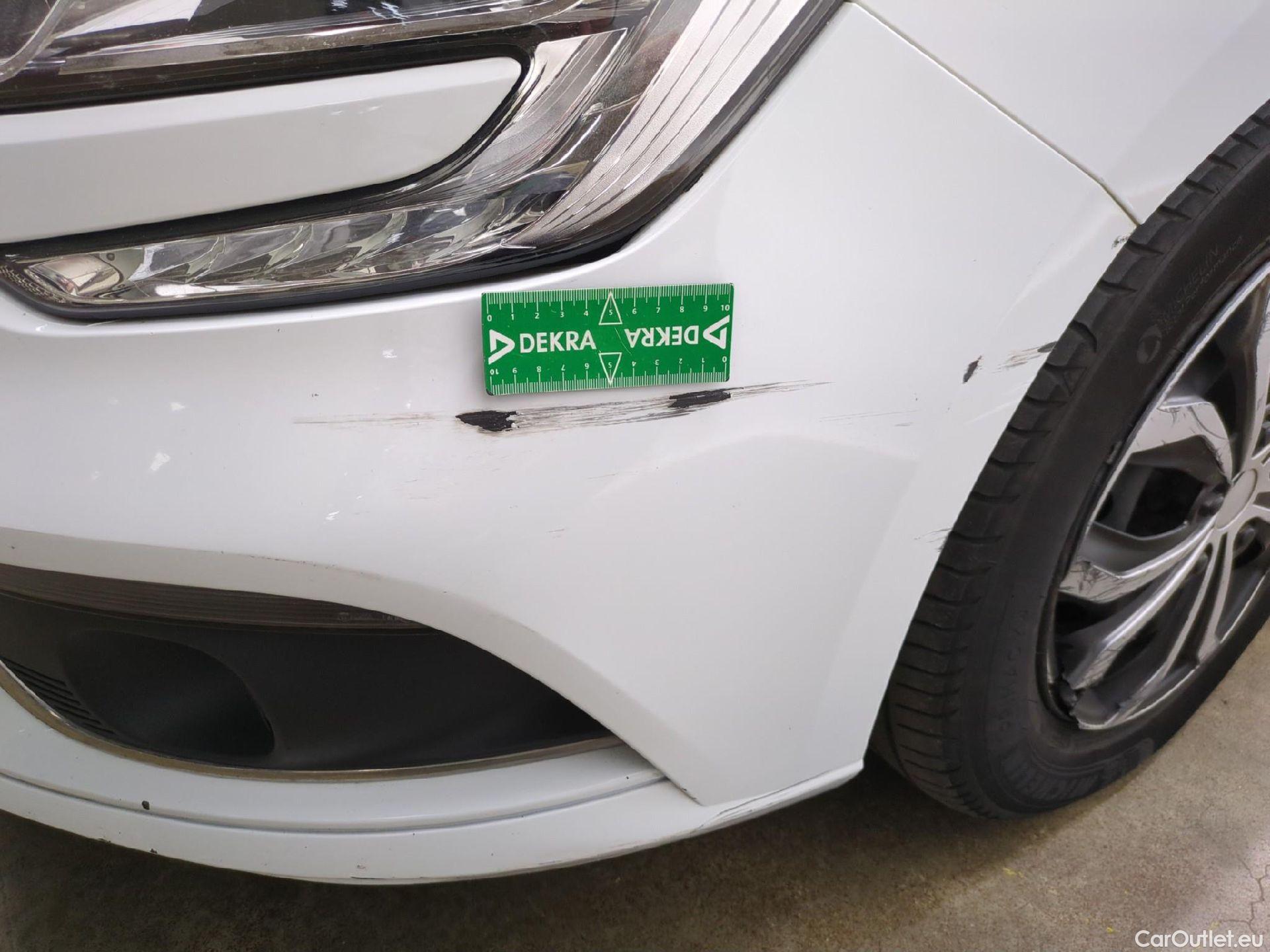  Renault  Megane  IV Berline 5pt. Société Air Nav 1.5 dCi 90CV BVM6 E6 #27