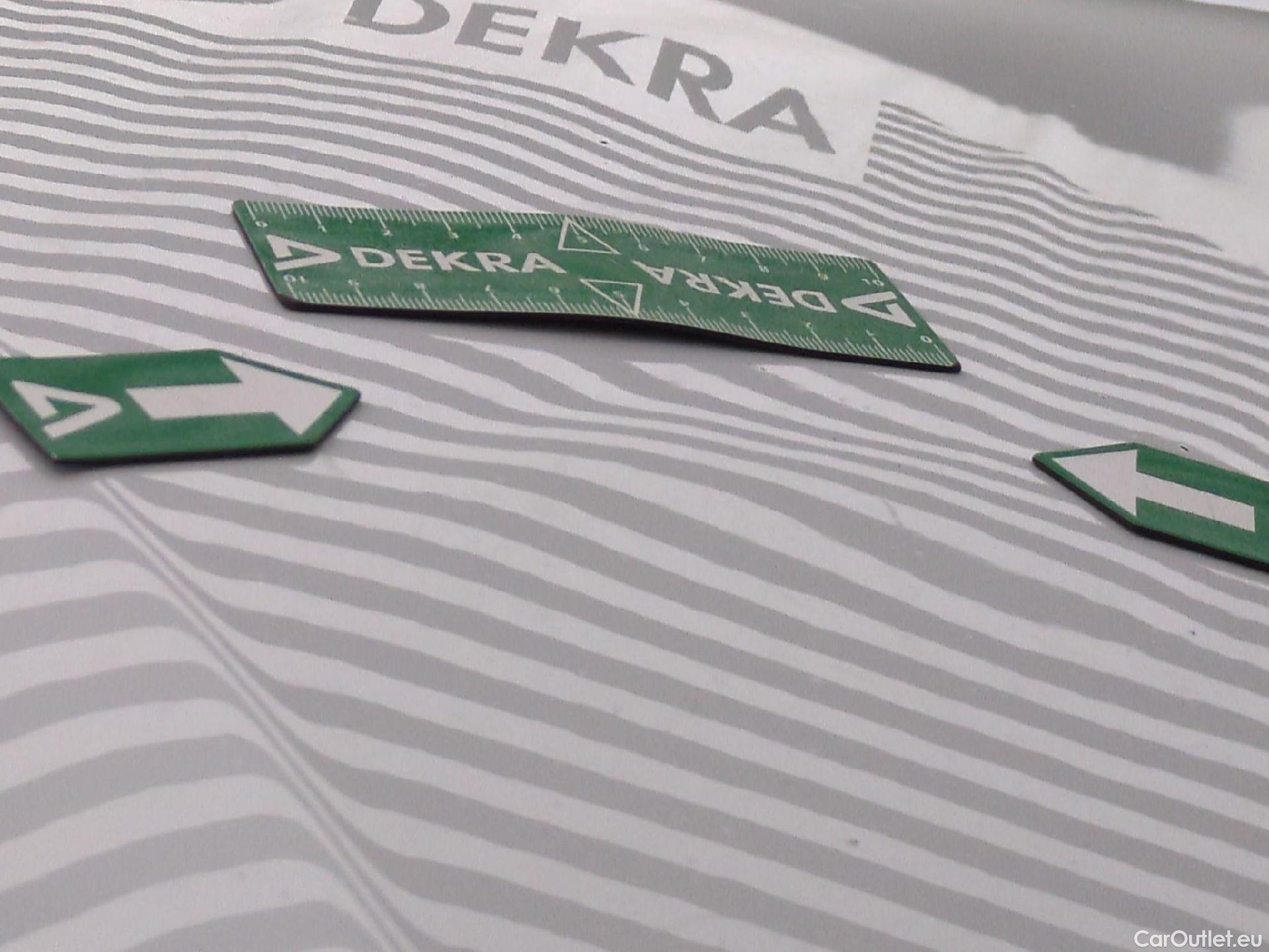  Renault  Megane  IV Berline 5pt. Société Air Nav 1.5 dCi 90CV BVM6 E6 #32