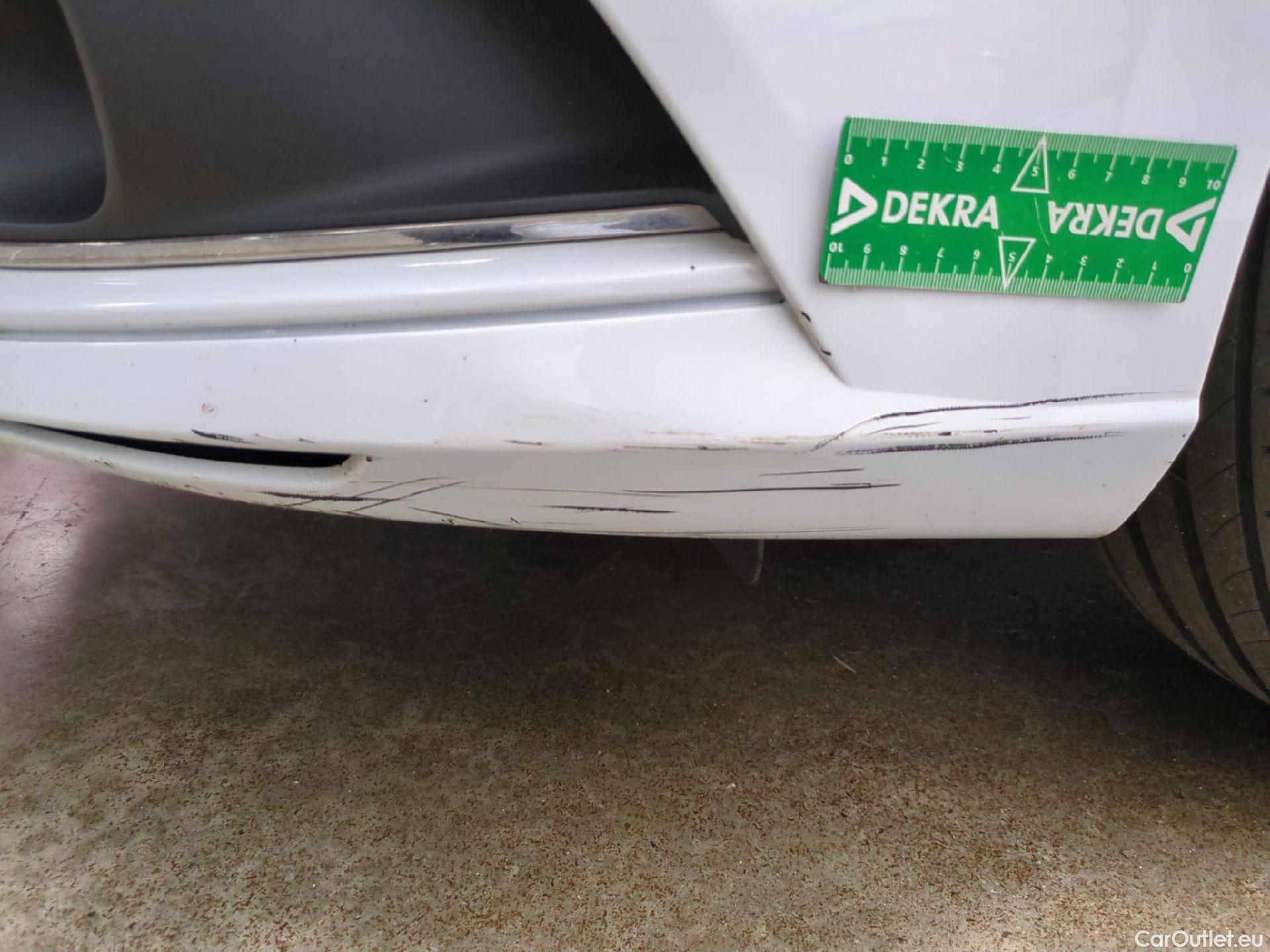  Renault  Megane  IV Berline 5pt. Société Air Nav 1.5 dCi 90CV BVM6 E6 #26