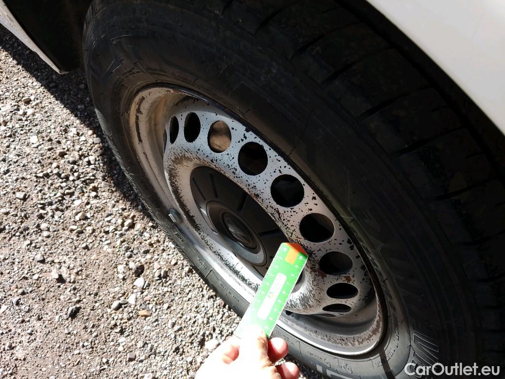  Land Rover  Discovery VOLKSWAGEN Transporter / 2020 / 4P / furgón Furgón Corto TN 2.0 TDI 110kW 4MO #36