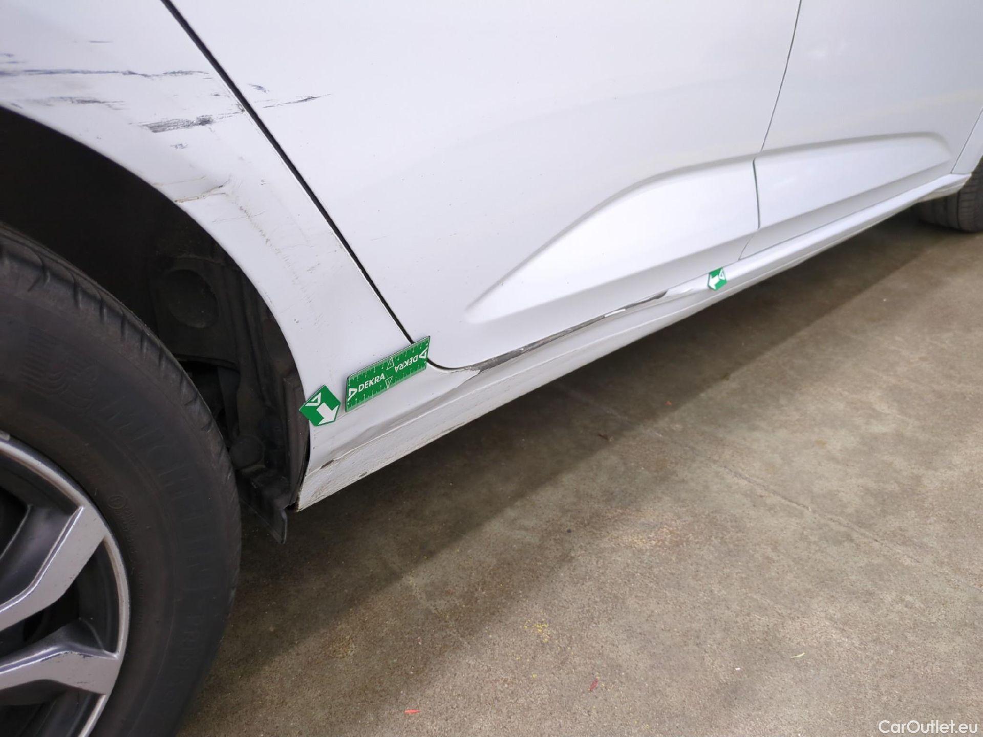  Renault  Megane  IV Berline 5pt. Société Air Nav 1.5 dCi 90CV BVM6 E6 #17