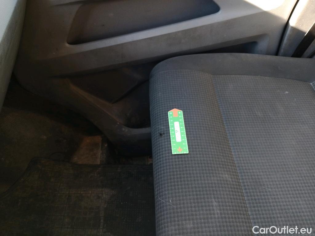  Land Rover  Discovery VOLKSWAGEN Transporter / 2020 / 4P / furgón Furgón Corto TN 2.0 TDI 110kW 4MO #21