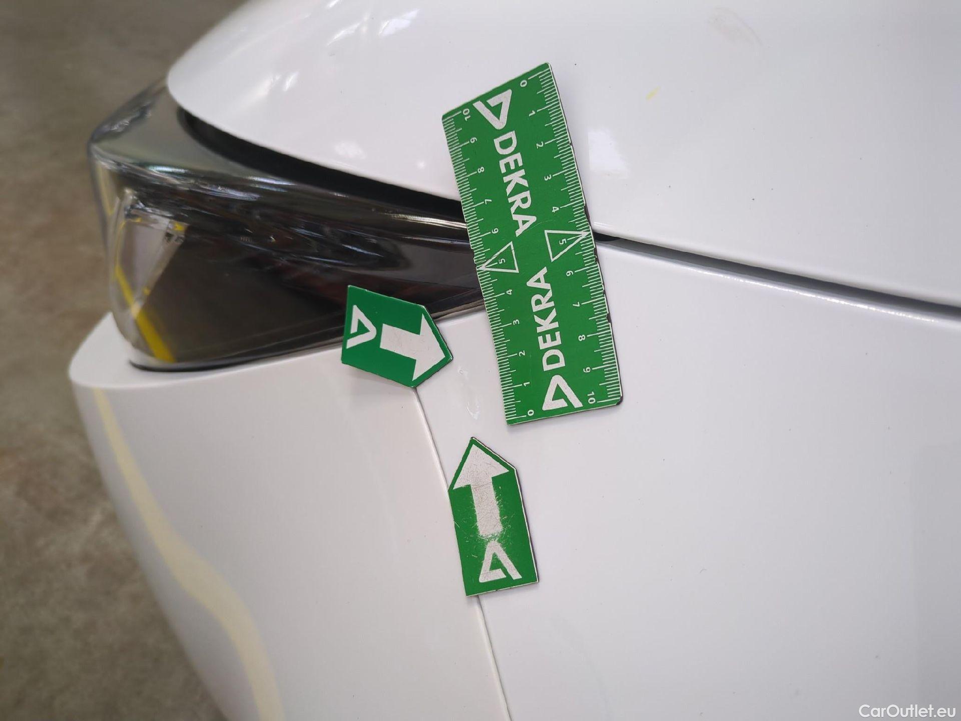  Toyota  Corolla TOYOTA  / 2018 / 5P / Berline Hybride 122h Dynamic Business Beyond Zer #8