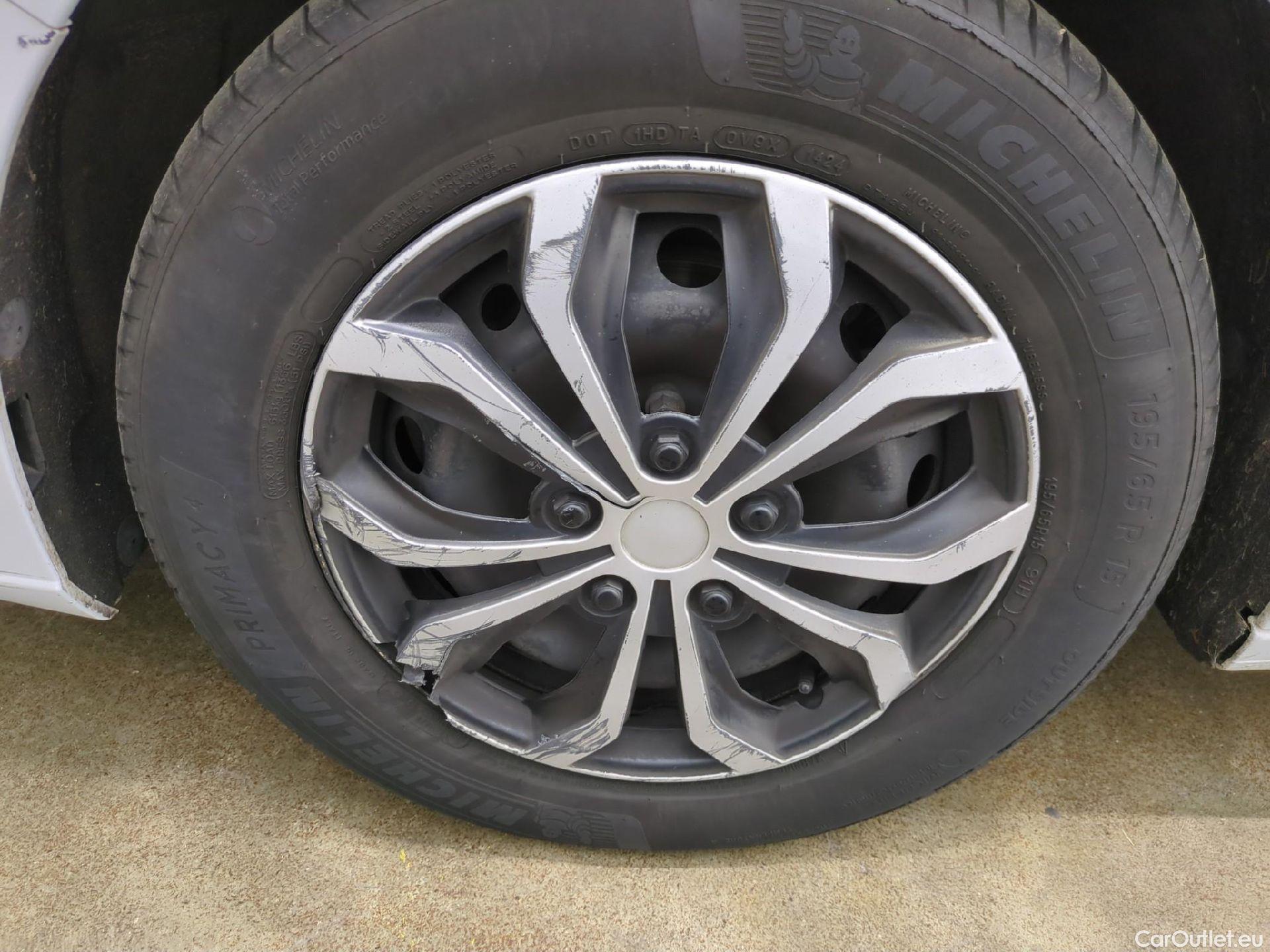  Renault  Megane  IV Berline 5pt. Société Air Nav 1.5 dCi 90CV BVM6 E6 #8