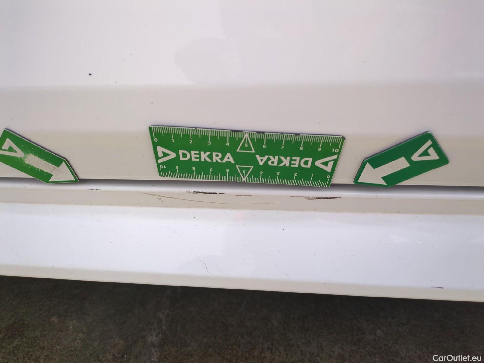  Toyota  Corolla TOYOTA  / 2018 / 5P / Berline Hybride 122h Dynamic Business Beyond Zer #26