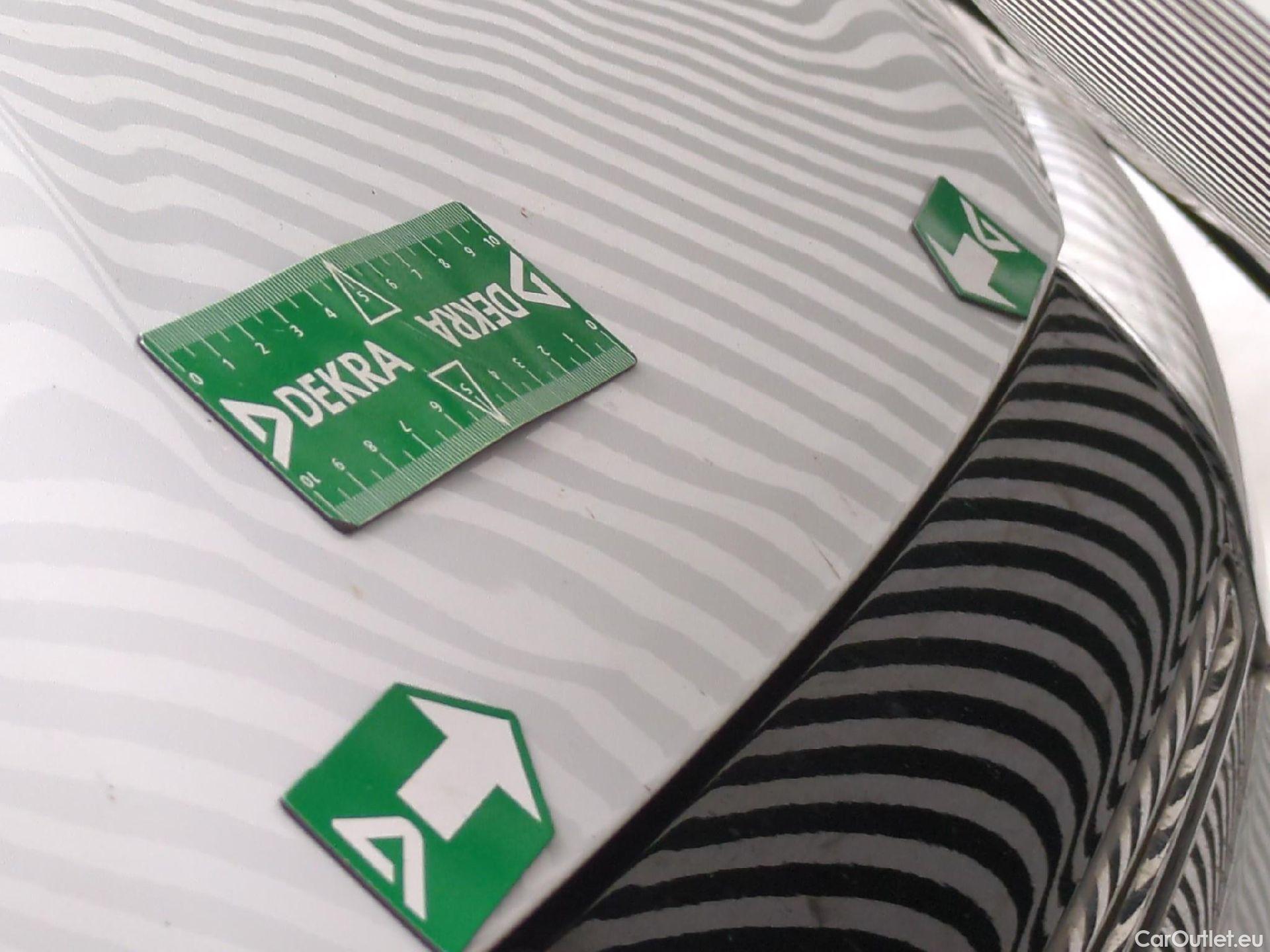  Renault  Megane  IV Berline 5pt. Société Air Nav 1.5 dCi 90CV BVM6 E6 #34