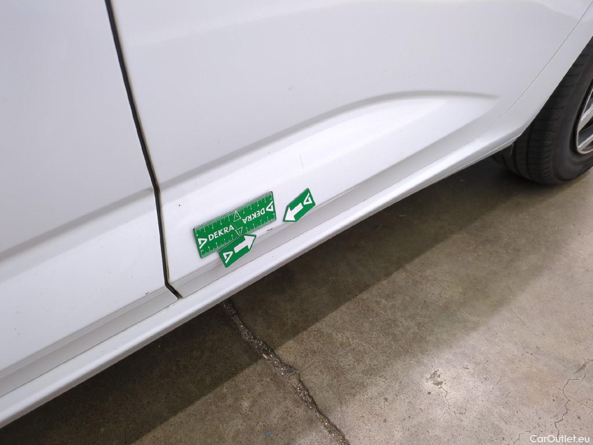  Renault  Megane  IV Berline 5pt. Société Air Nav 1.5 dCi 90CV BVM6 E6 #48