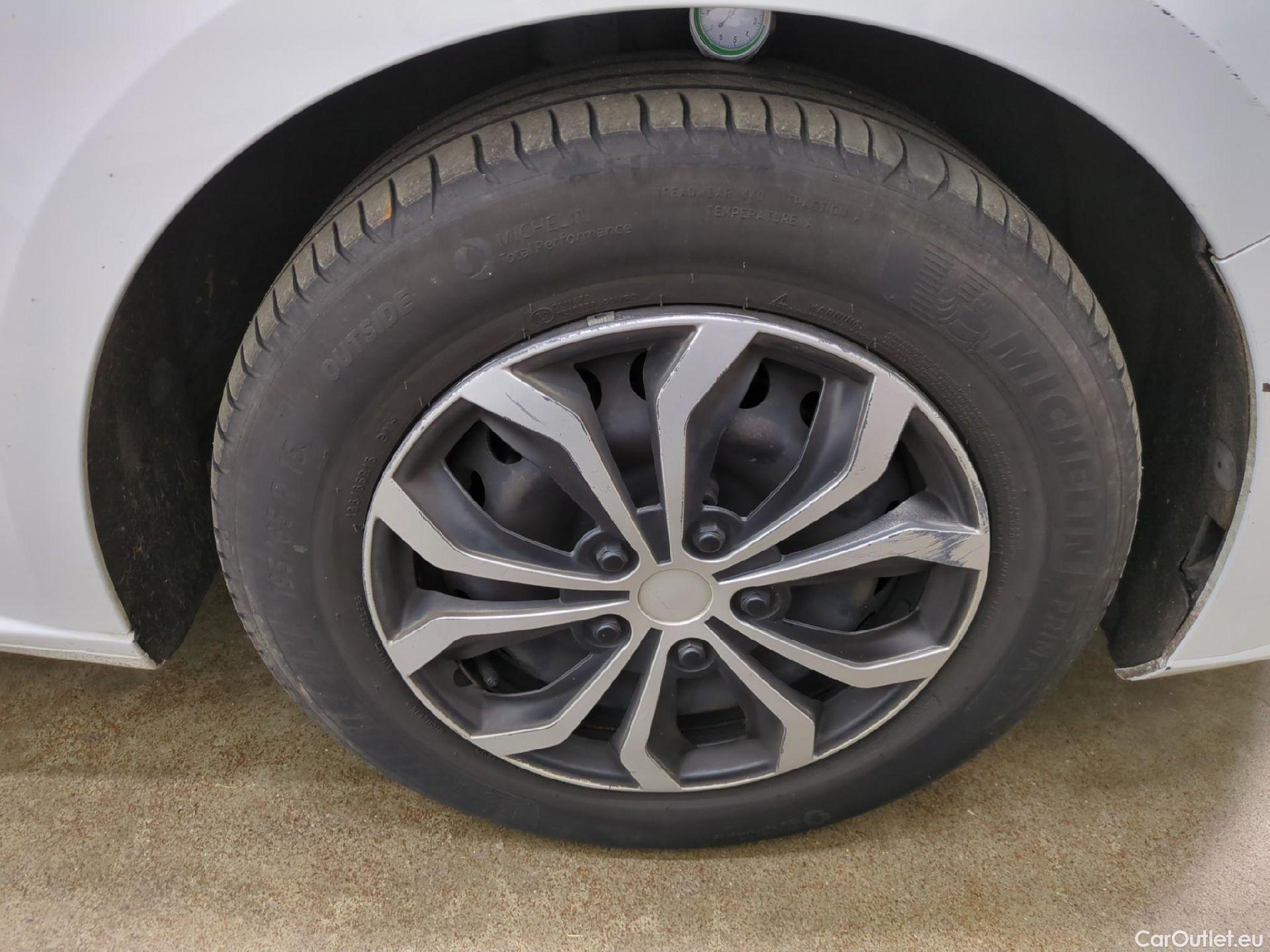  Renault  Megane  IV Berline 5pt. Société Air Nav 1.5 dCi 90CV BVM6 E6 #3