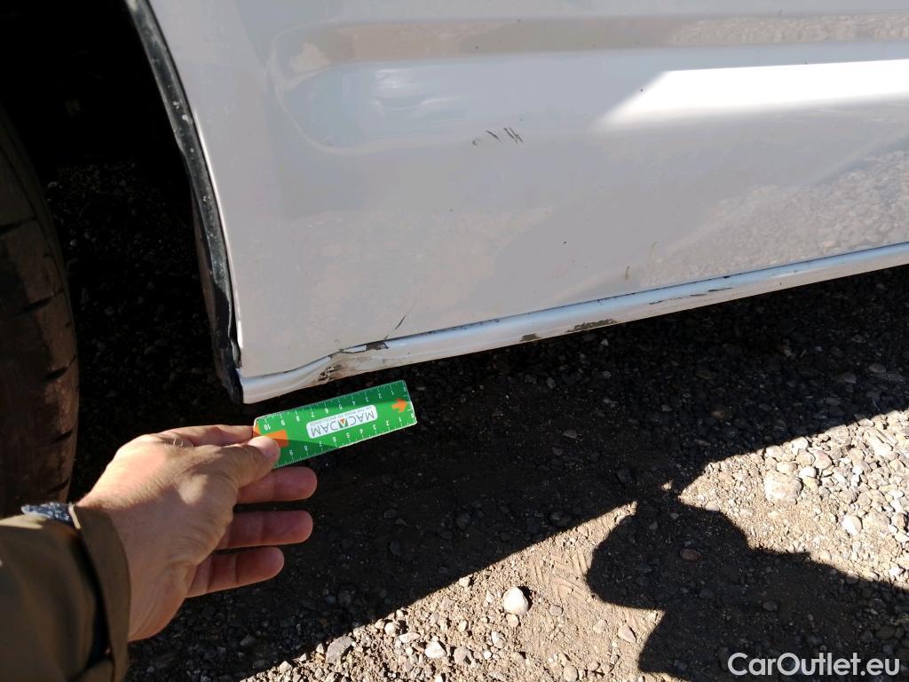  Land Rover  Discovery VOLKSWAGEN Transporter / 2020 / 4P / furgón Furgón Corto TN 2.0 TDI 110kW 4MO #16