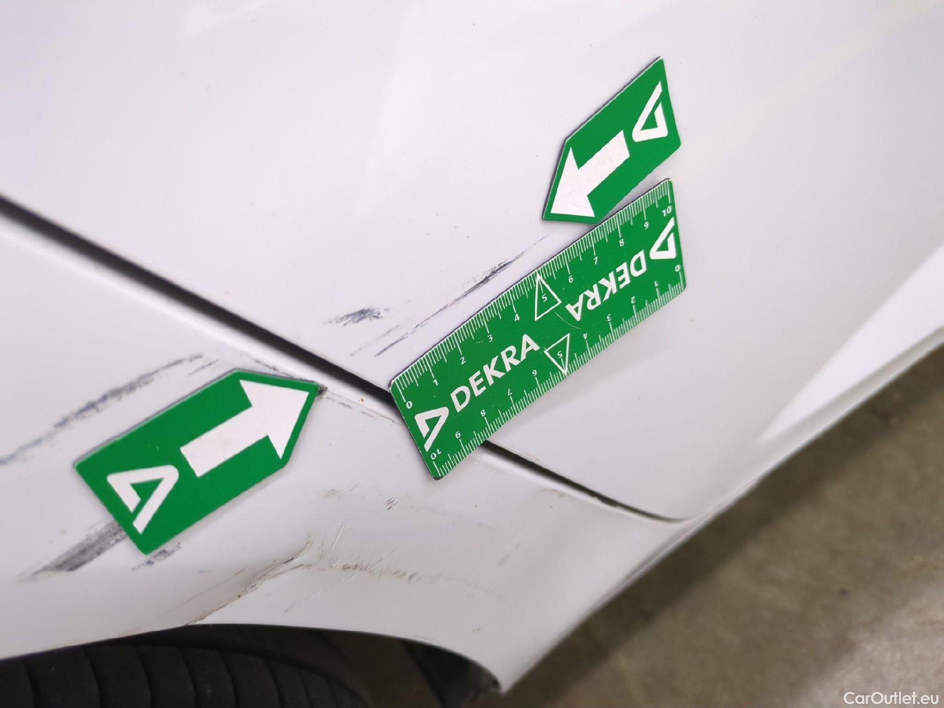  Renault  Megane  IV Berline 5pt. Société Air Nav 1.5 dCi 90CV BVM6 E6 #19