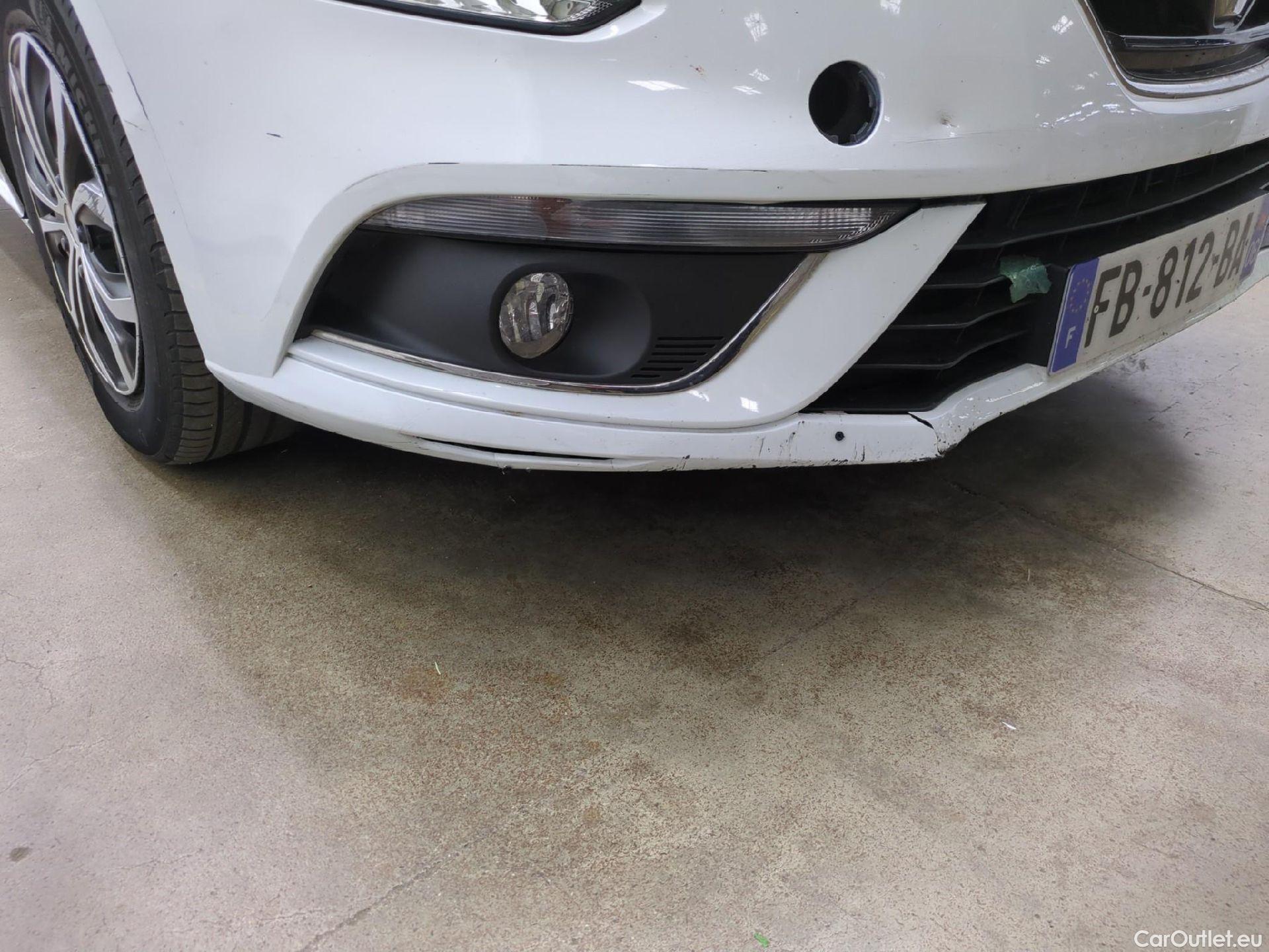  Renault  Megane  IV Berline 5pt. Société Air Nav 1.5 dCi 90CV BVM6 E6 #25