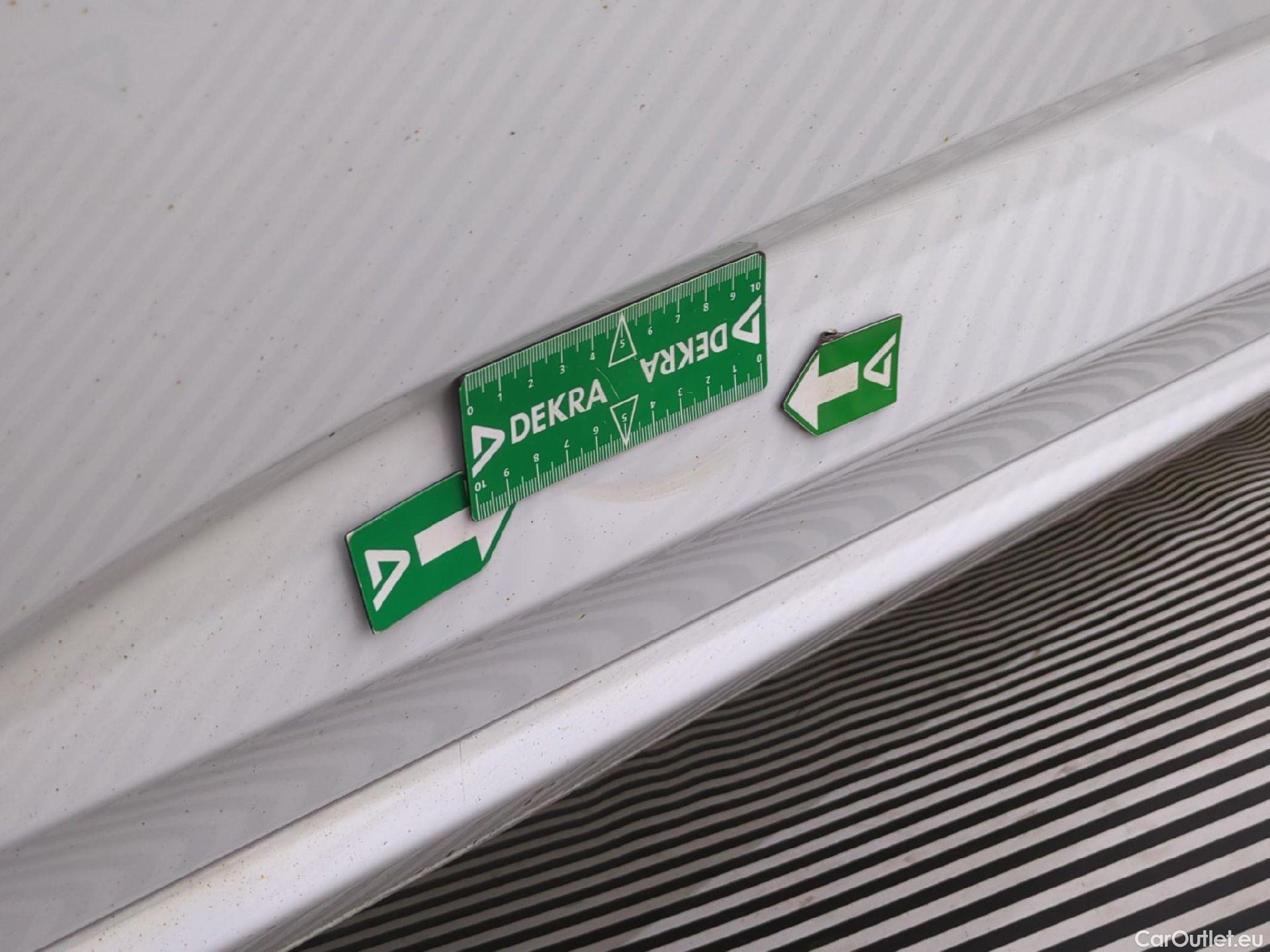  Renault  Megane  IV Berline 5pt. Société Air Nav 1.5 dCi 90CV BVM6 E6 #47