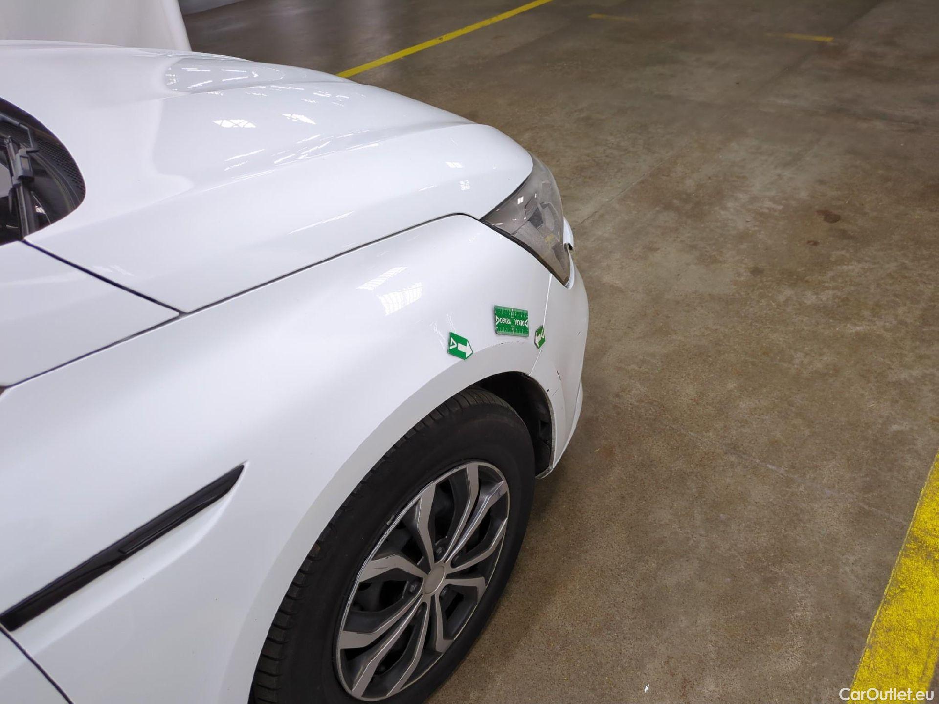  Renault  Megane  IV Berline 5pt. Société Air Nav 1.5 dCi 90CV BVM6 E6 #22