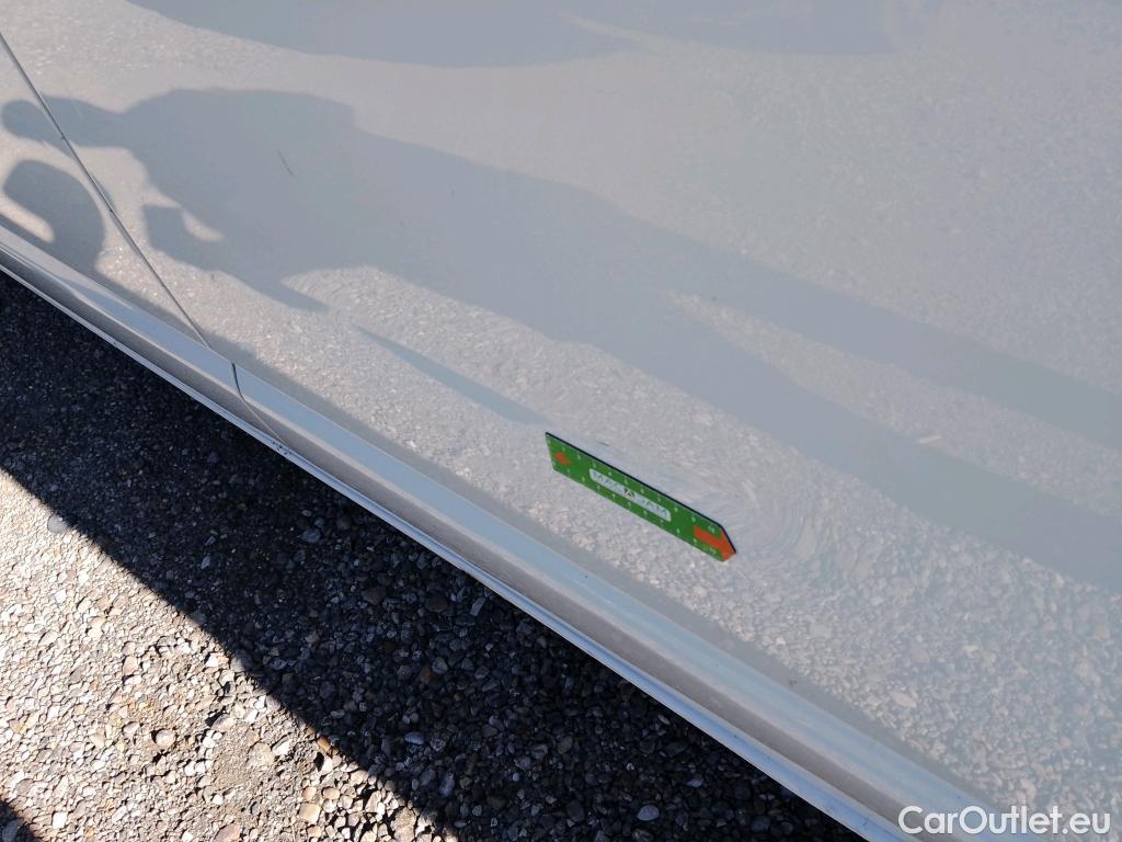  Land Rover  Discovery VOLKSWAGEN Transporter / 2020 / 4P / furgón Furgón Corto TN 2.0 TDI 110kW 4MO #20