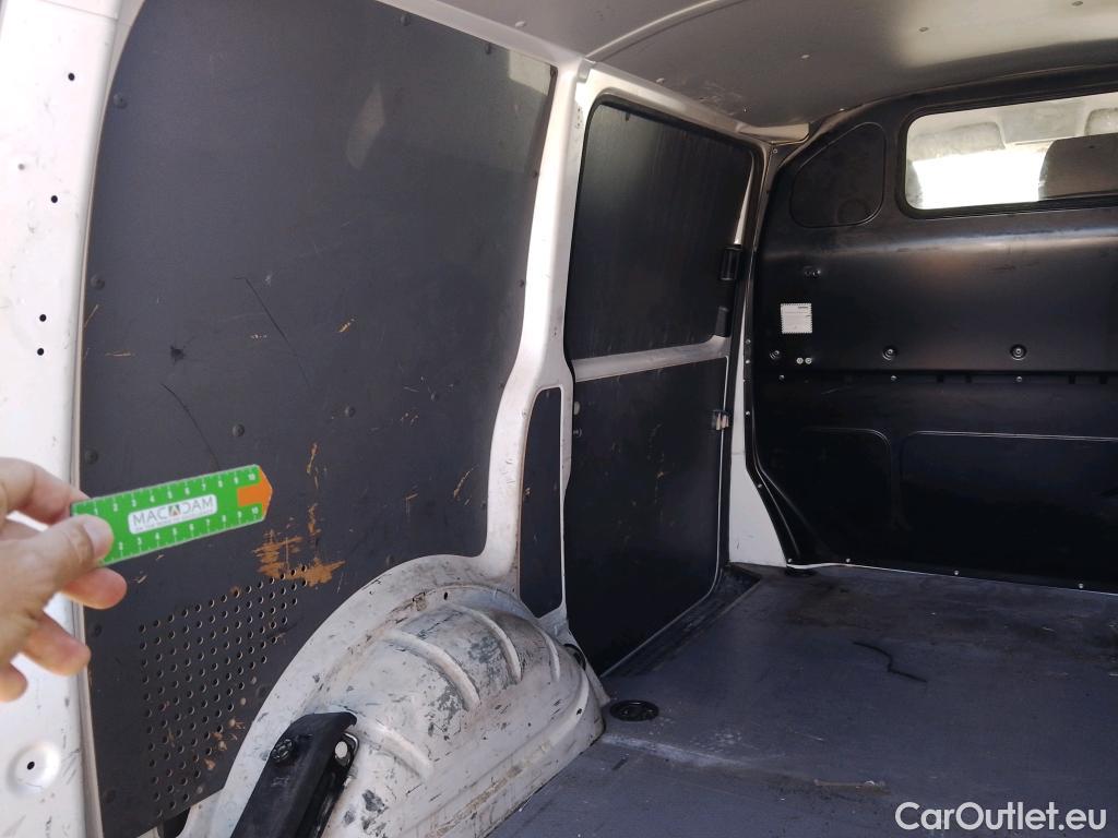  Land Rover  Discovery VOLKSWAGEN Transporter / 2020 / 4P / furgón Furgón Corto TN 2.0 TDI 110kW 4MO #43