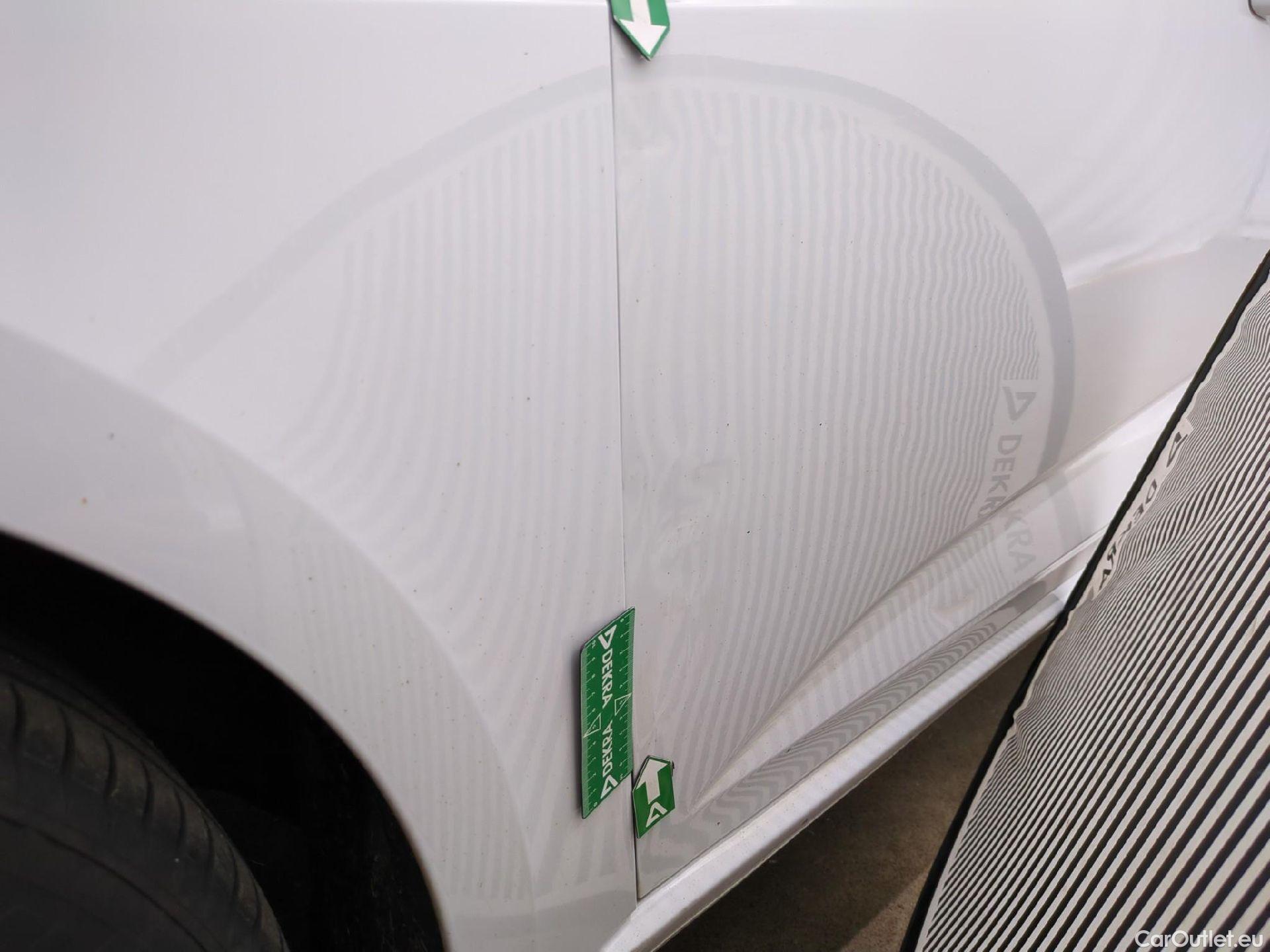  Renault  Megane  IV Berline 5pt. Société Air Nav 1.5 dCi 90CV BVM6 E6 #46