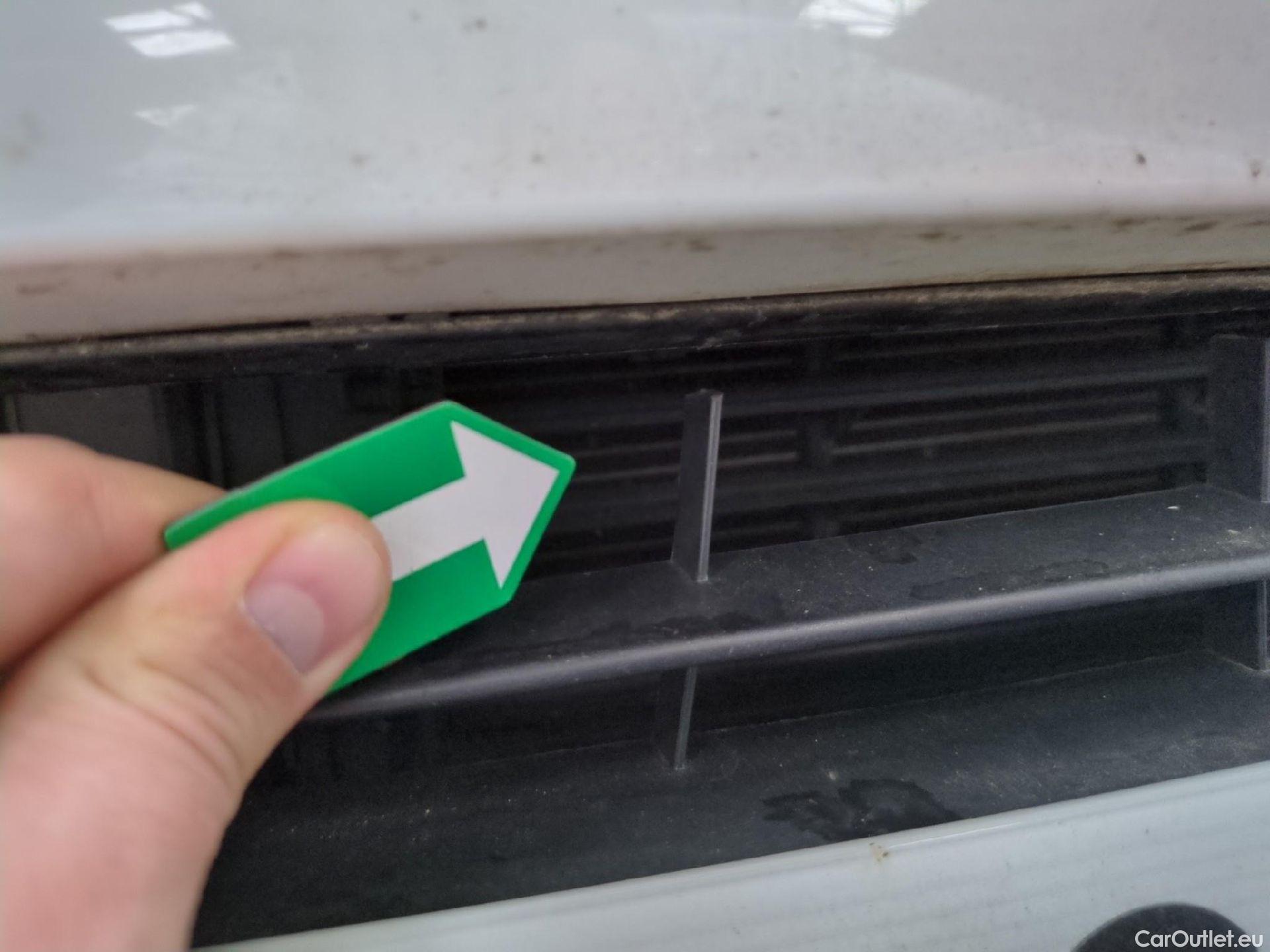  Renault  Megane  IV Berline 5pt. Société Air Nav 1.5 dCi 90CV BVM6 E6 #39