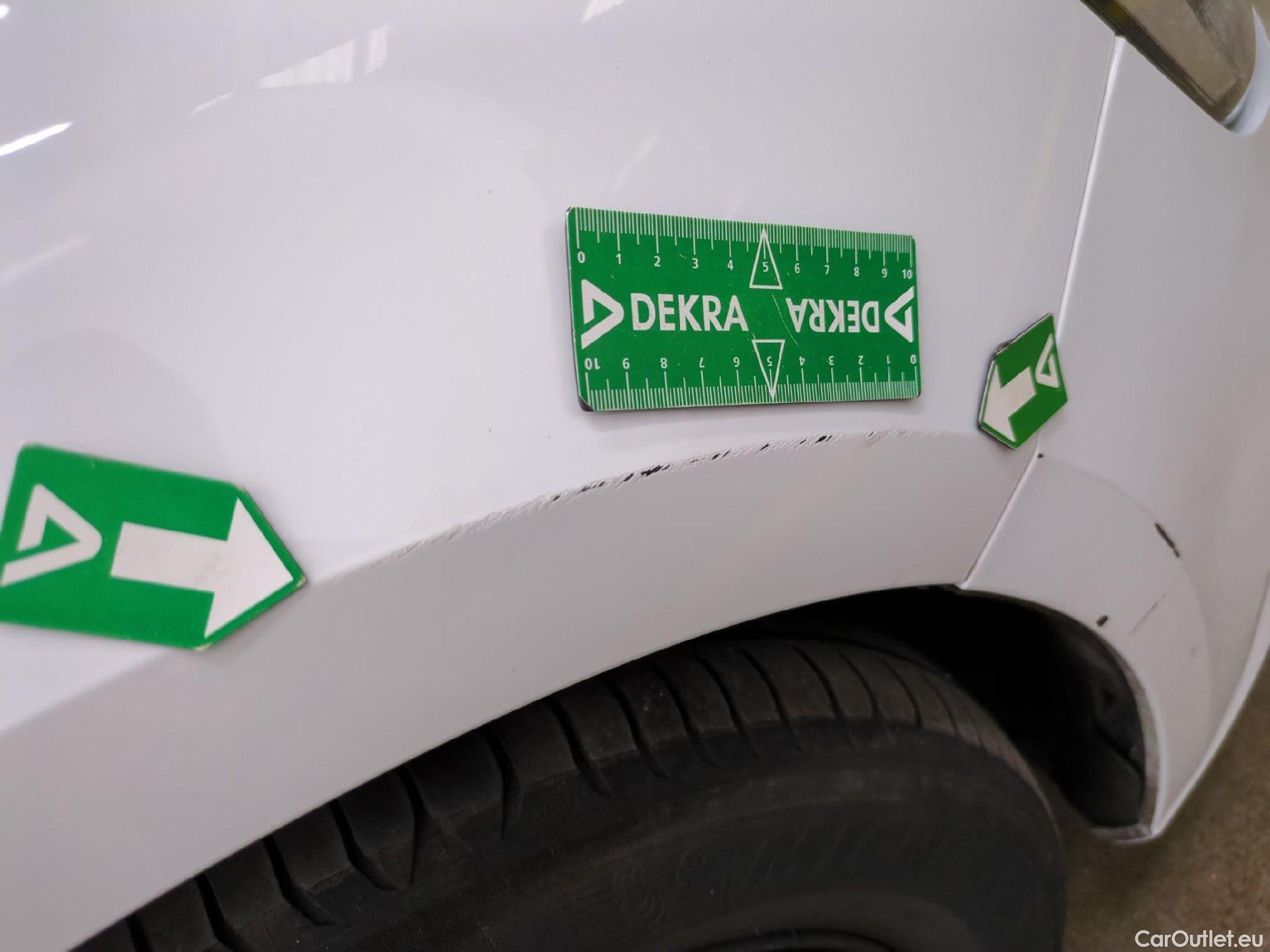  Renault  Megane  IV Berline 5pt. Société Air Nav 1.5 dCi 90CV BVM6 E6 #23