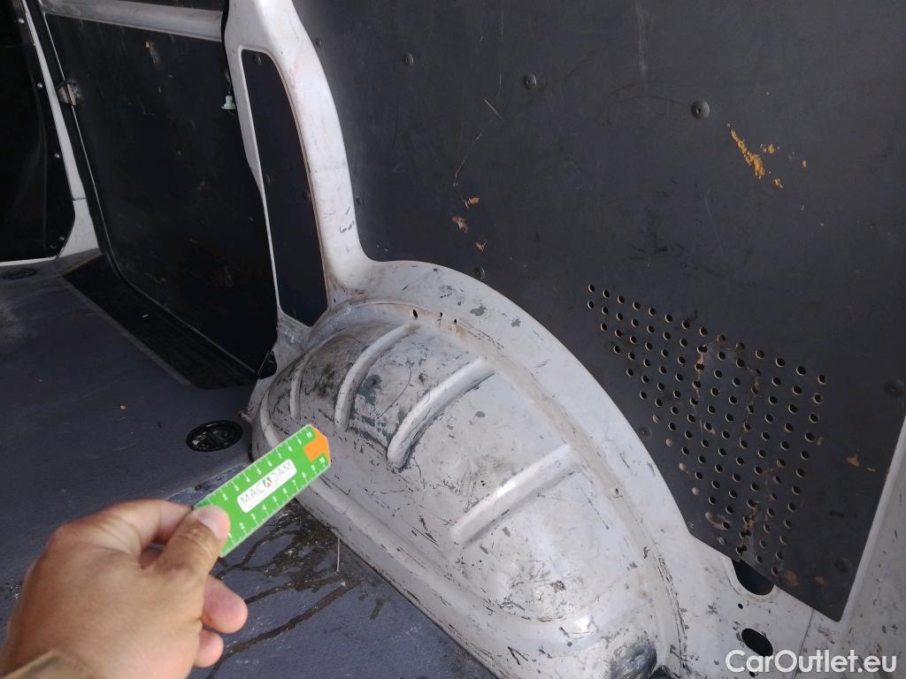  Land Rover  Discovery VOLKSWAGEN Transporter / 2020 / 4P / furgón Furgón Corto TN 2.0 TDI 110kW 4MO #18