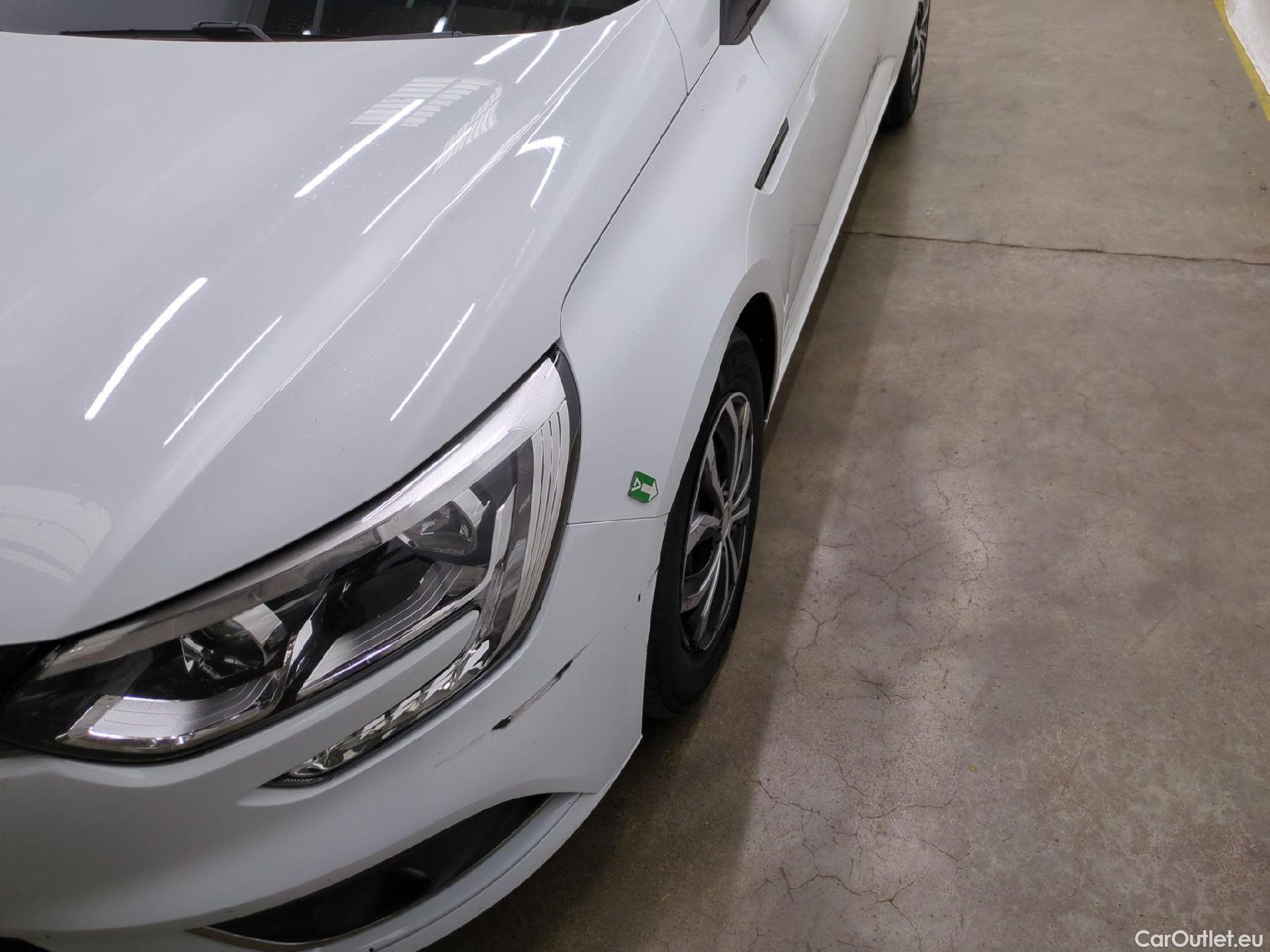  Renault  Megane  IV Berline 5pt. Société Air Nav 1.5 dCi 90CV BVM6 E6 #40