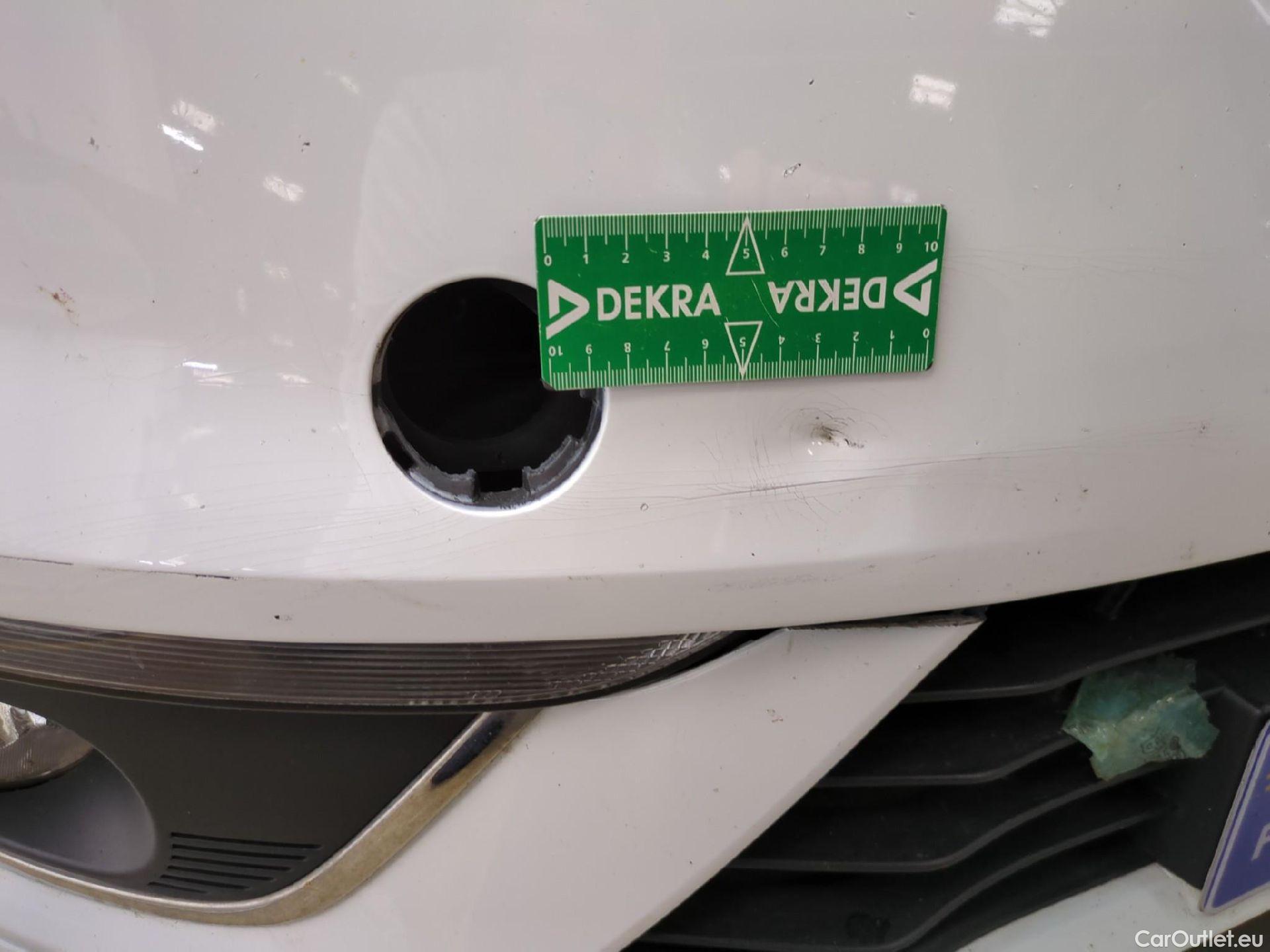  Renault  Megane  IV Berline 5pt. Société Air Nav 1.5 dCi 90CV BVM6 E6 #24