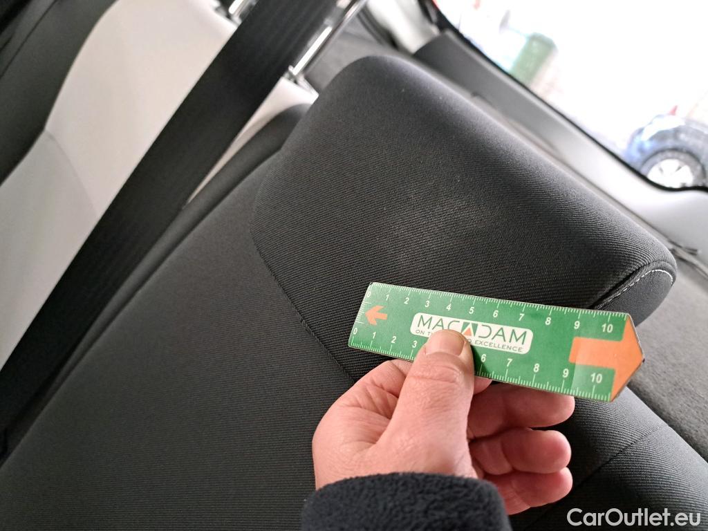  Toyota  Yaris TOYOTA  5p Berline 110 VVT-i France Business #14