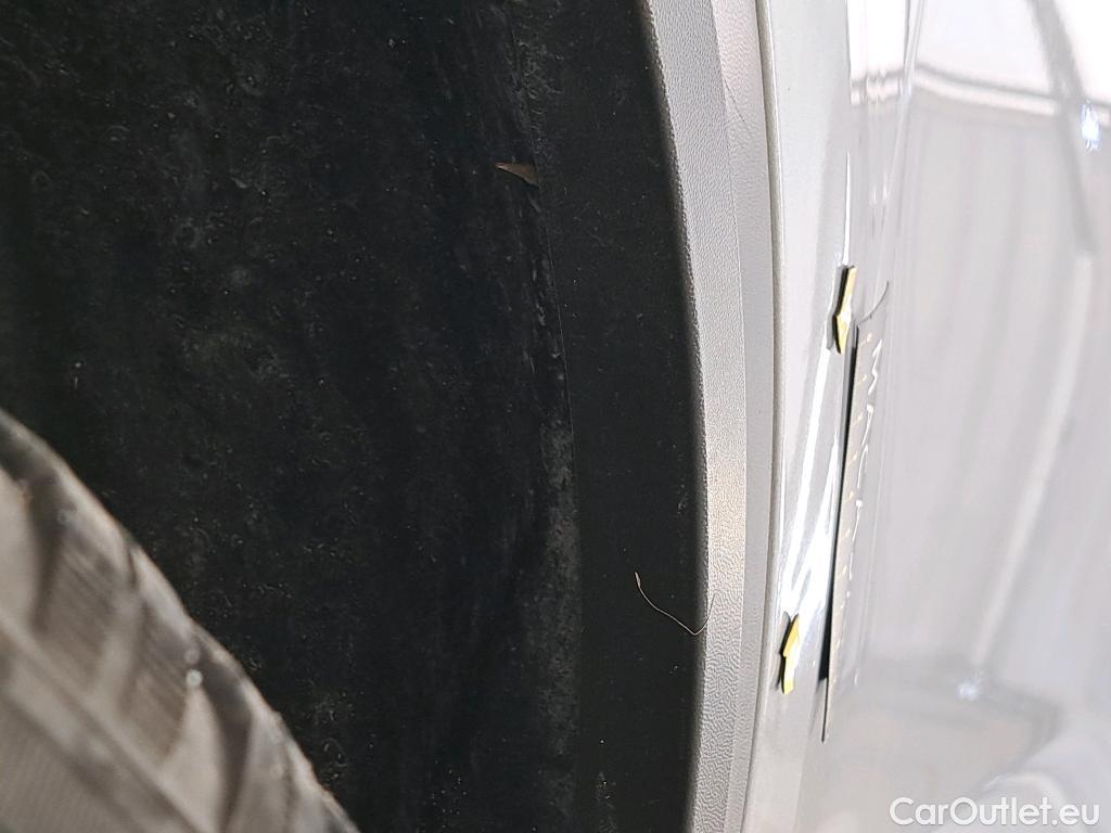  Volkswagen  T-ROC VOLKSWAGEN  / 2021 / 5P / SUV 1.5 TSI 150 EVO LIFE PLUS DSG7 #4