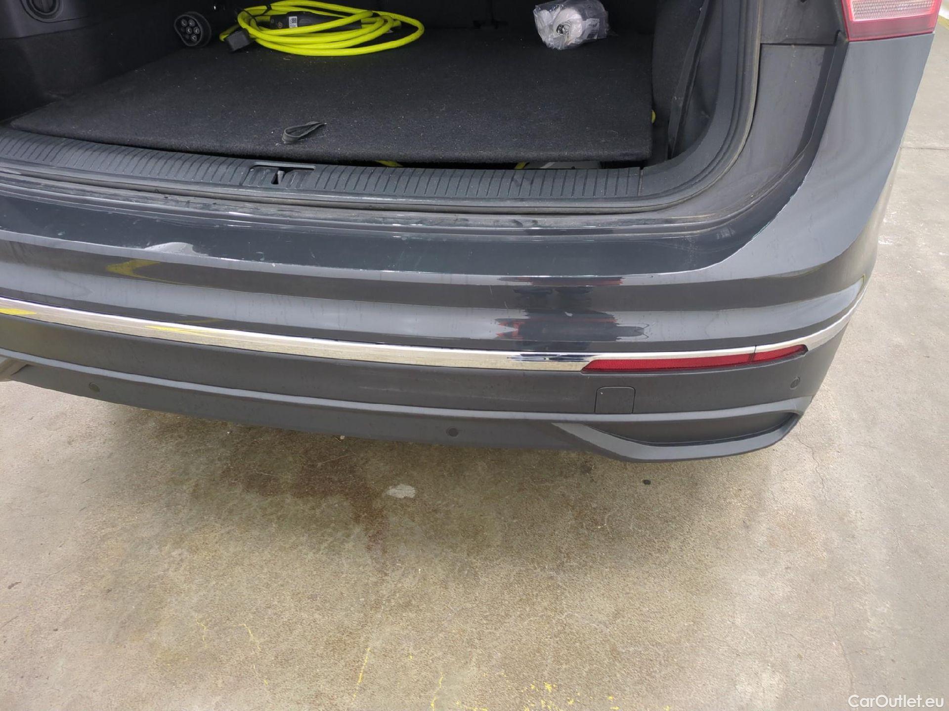  Volkswagen  Tiguan VOLKSWAGEN  / 2020 / 5P / SUV 1.4 eHybrid 245 DSG6 Life Business #18