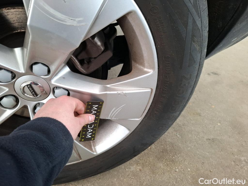  Volvo  XC 40 XC40 Momentum 2WD 1.5 130CV BVA8 E6d #5