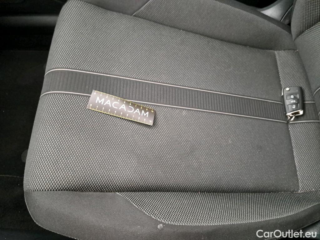  Volkswagen  T-ROC VOLKSWAGEN  / 2021 / 5P / SUV 1.5 TSI 150 EVO LIFE PLUS DSG7 #9