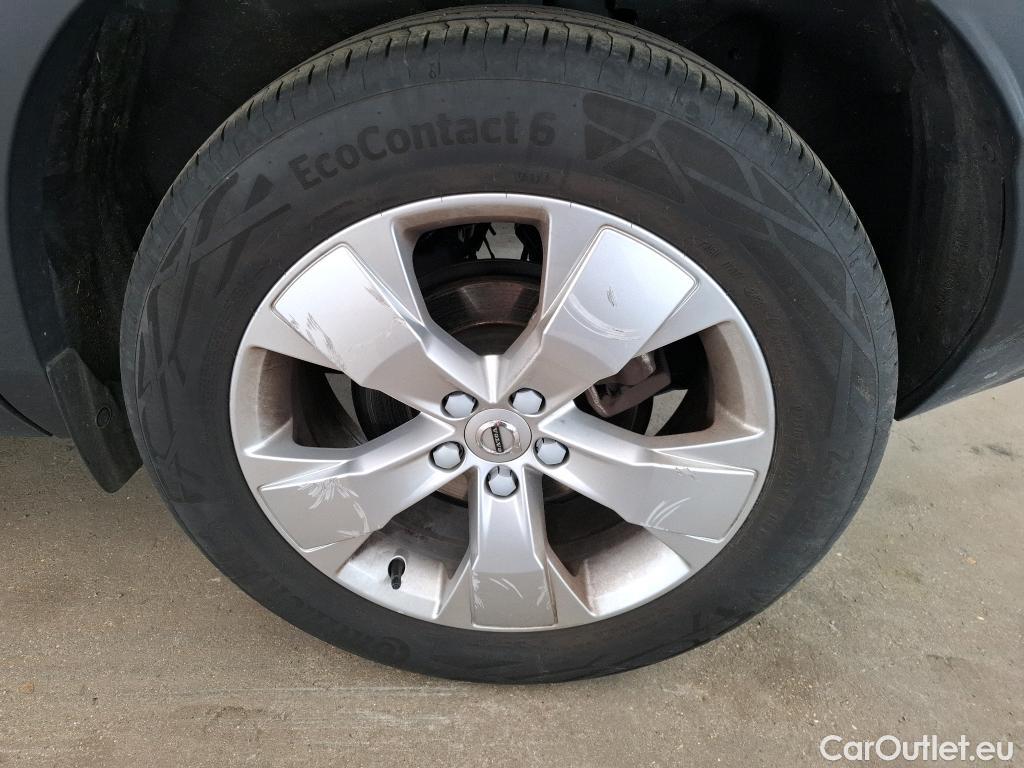  Volvo  XC 40 XC40 Momentum 2WD 1.5 130CV BVA8 E6d #2