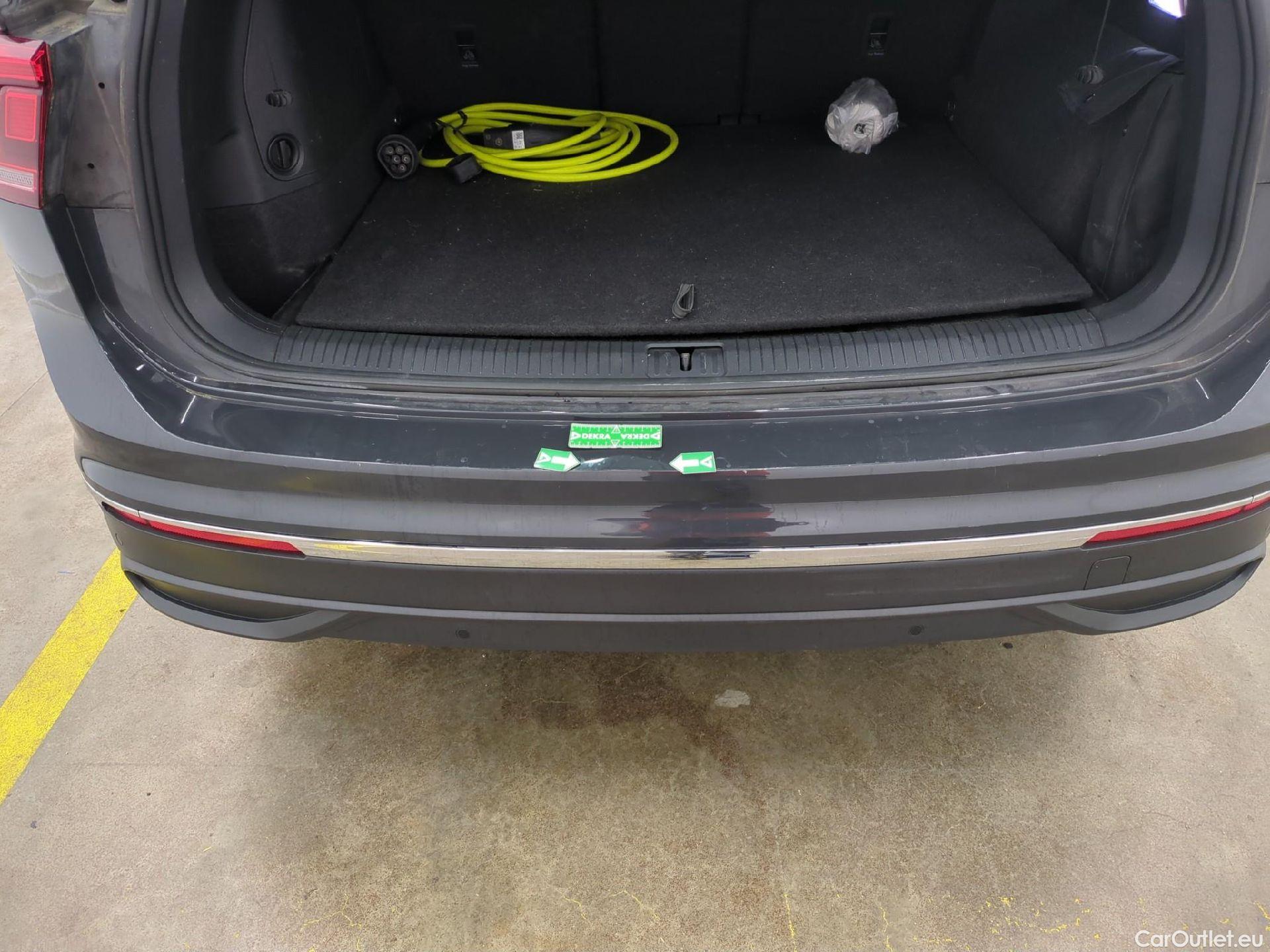  Volkswagen  Tiguan VOLKSWAGEN  / 2020 / 5P / SUV 1.4 eHybrid 245 DSG6 Life Business #16