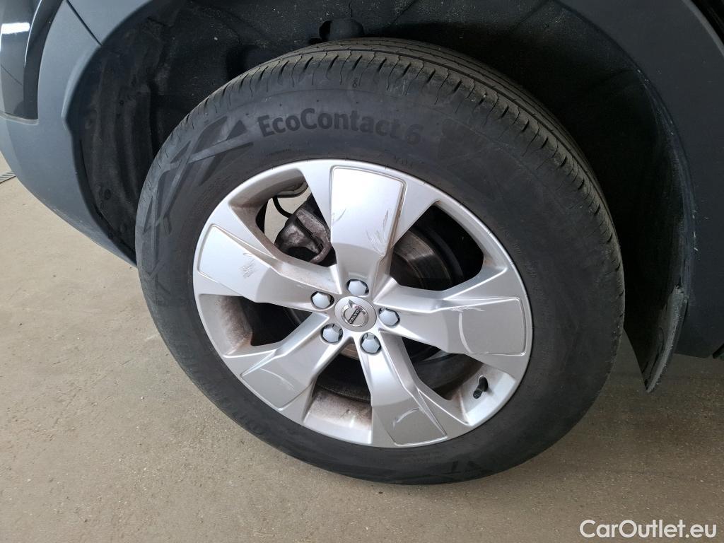  Volvo  XC 40 XC40 Momentum 2WD 1.5 130CV BVA8 E6d #8