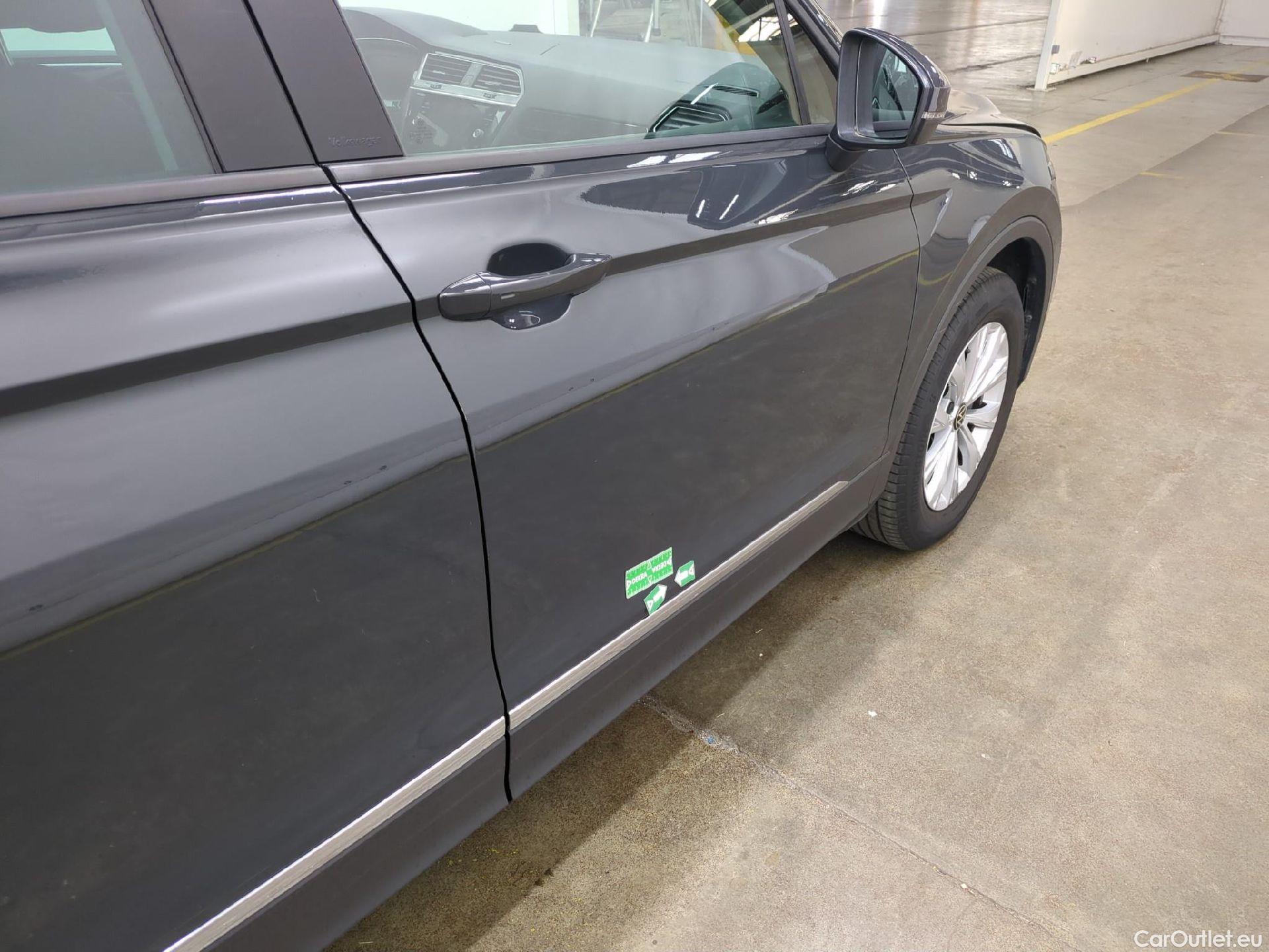  Volkswagen  Tiguan VOLKSWAGEN  / 2020 / 5P / SUV 1.4 eHybrid 245 DSG6 Life Business #21