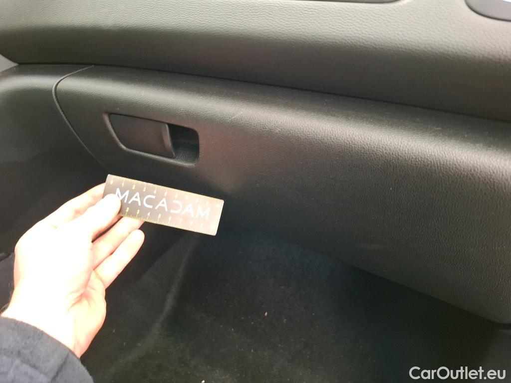  Renault  Megane  IV Berline 5 ptes. Techno 1.5 dCi 115CV BVA7 E6d #16