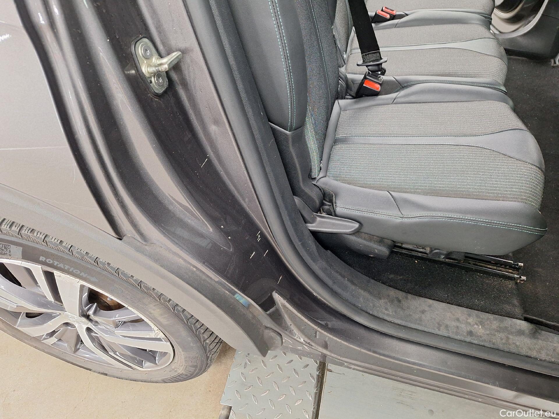  Peugeot  5008 Peugeot,  FL'20, Peugeot  1.5 BlueHDi 96kW S&S Allure 5d #68