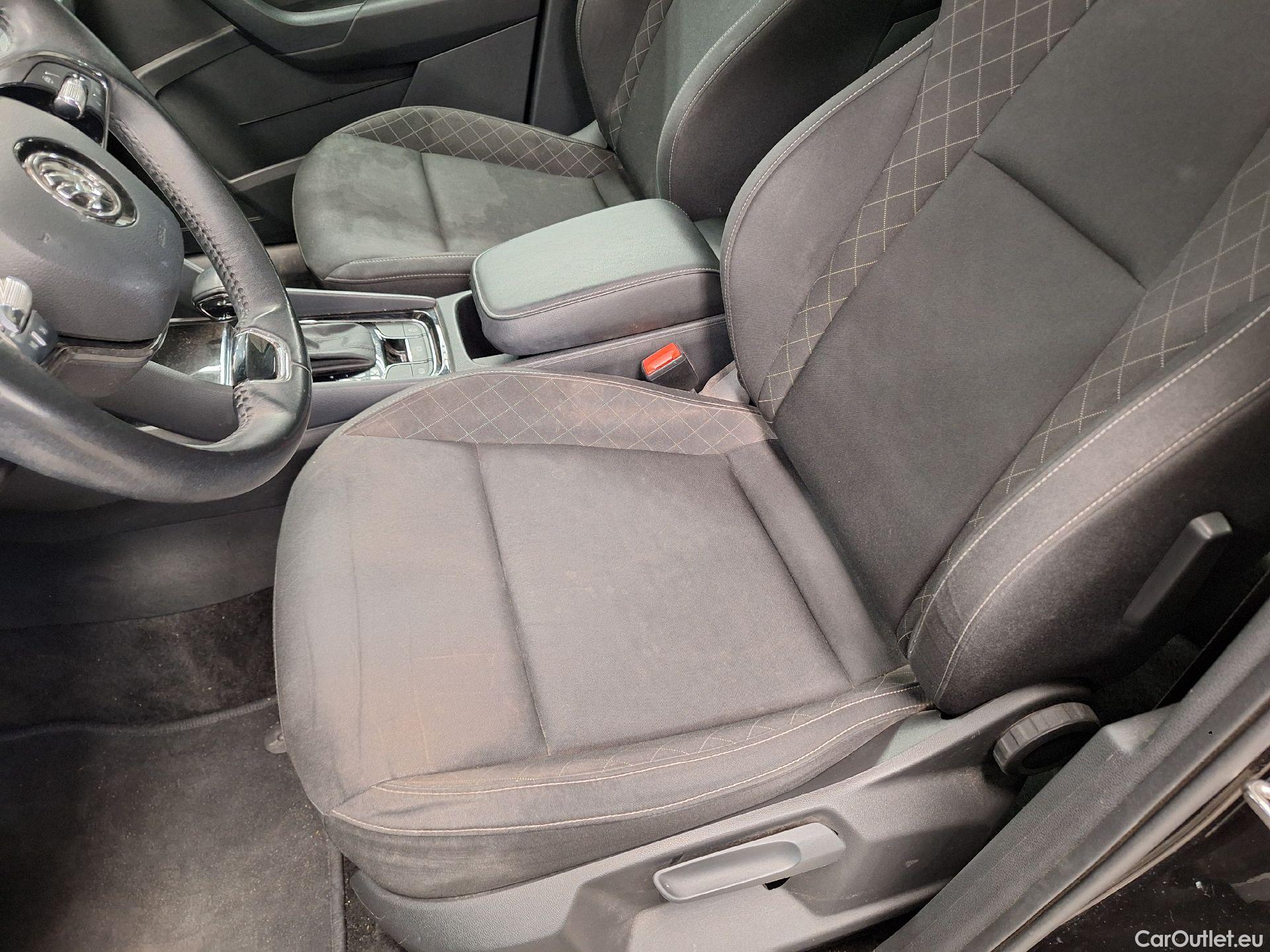  Skoda  Karoq Skoda,  '17, Skoda  1.6 CRTDI 85KW DSG7 Ambition 5d #6