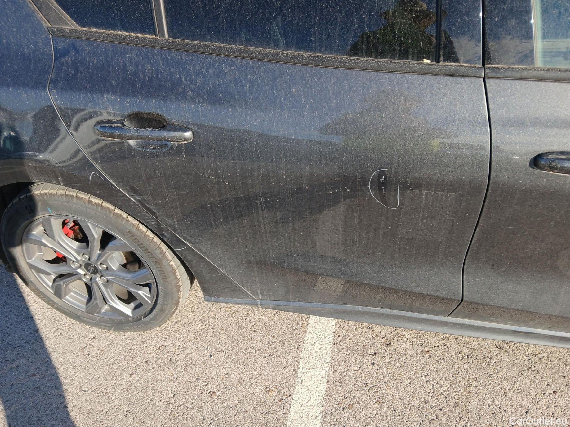  Ford  Focus FORD  / 2018 / 5P / berlina con portón 1.0 Ecoboost MHEV 92kW ST-Line Style SIP (AC) #24