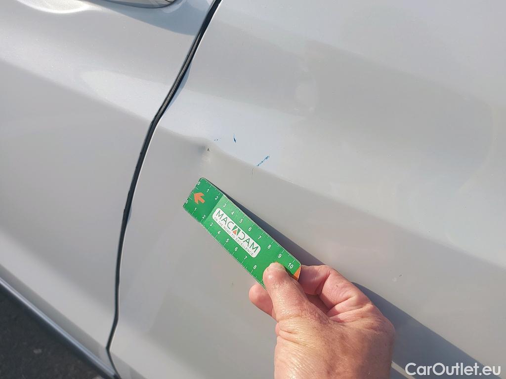  Honda  HR-V HONDA  / 2015 / 5P / todoterreno 1.5 i-VTEC Elegance Navi #4