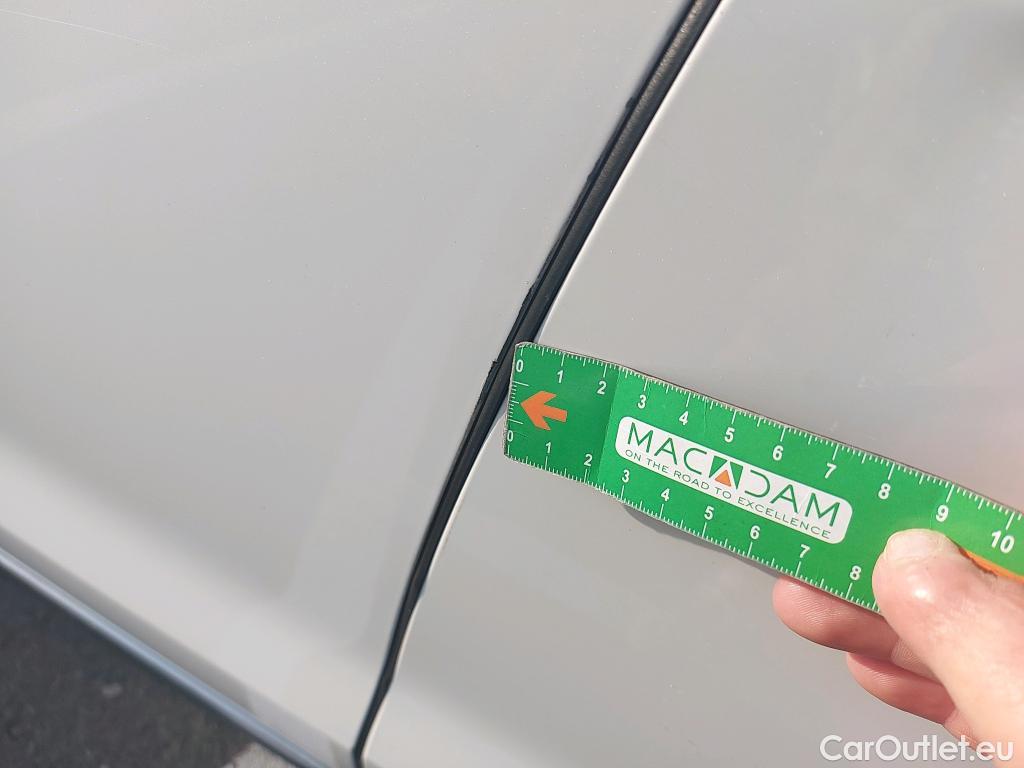  Honda  HR-V HONDA  / 2015 / 5P / todoterreno 1.5 i-VTEC Elegance Navi #6