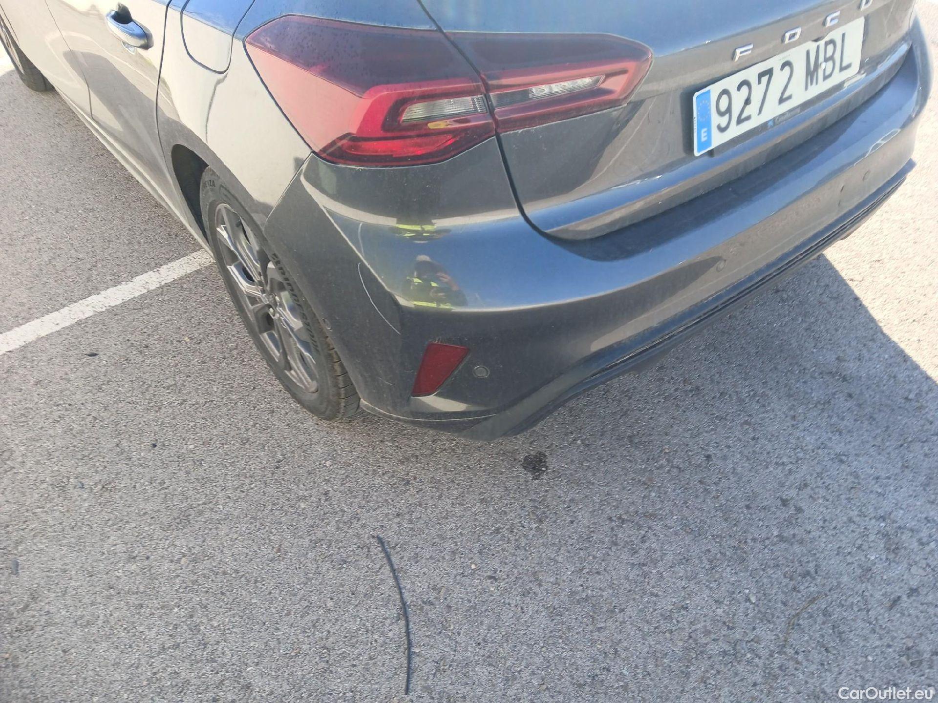  Ford  Focus FORD  / 2018 / 5P / berlina con portón 1.0 Ecoboost MHEV 92kW ST-Line Style SIP (AC) #18