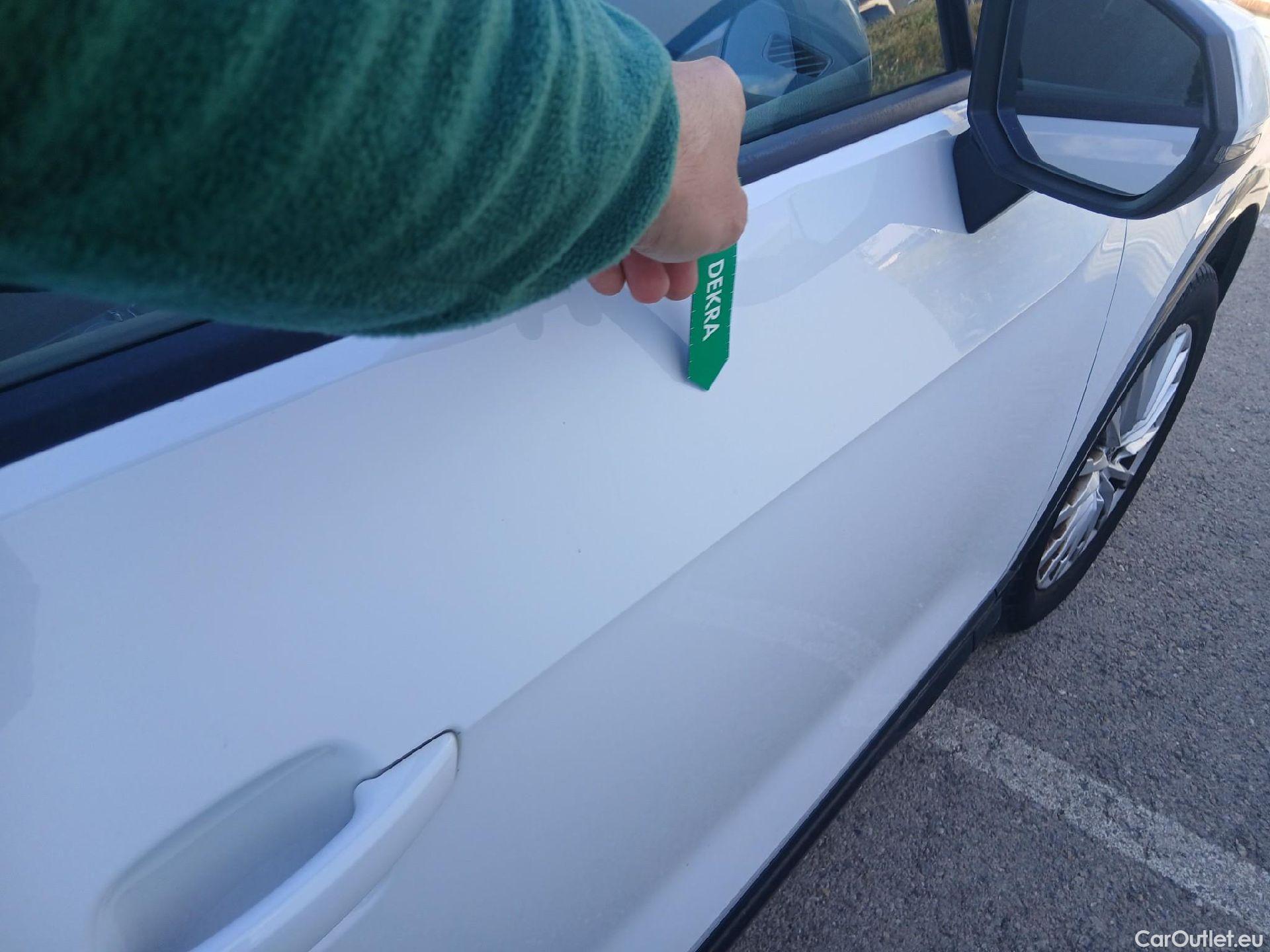  Audi  Q2 AUDI  / 2016 / 5P / todoterreno Design 30 TFSI 85kW (116CV) #26