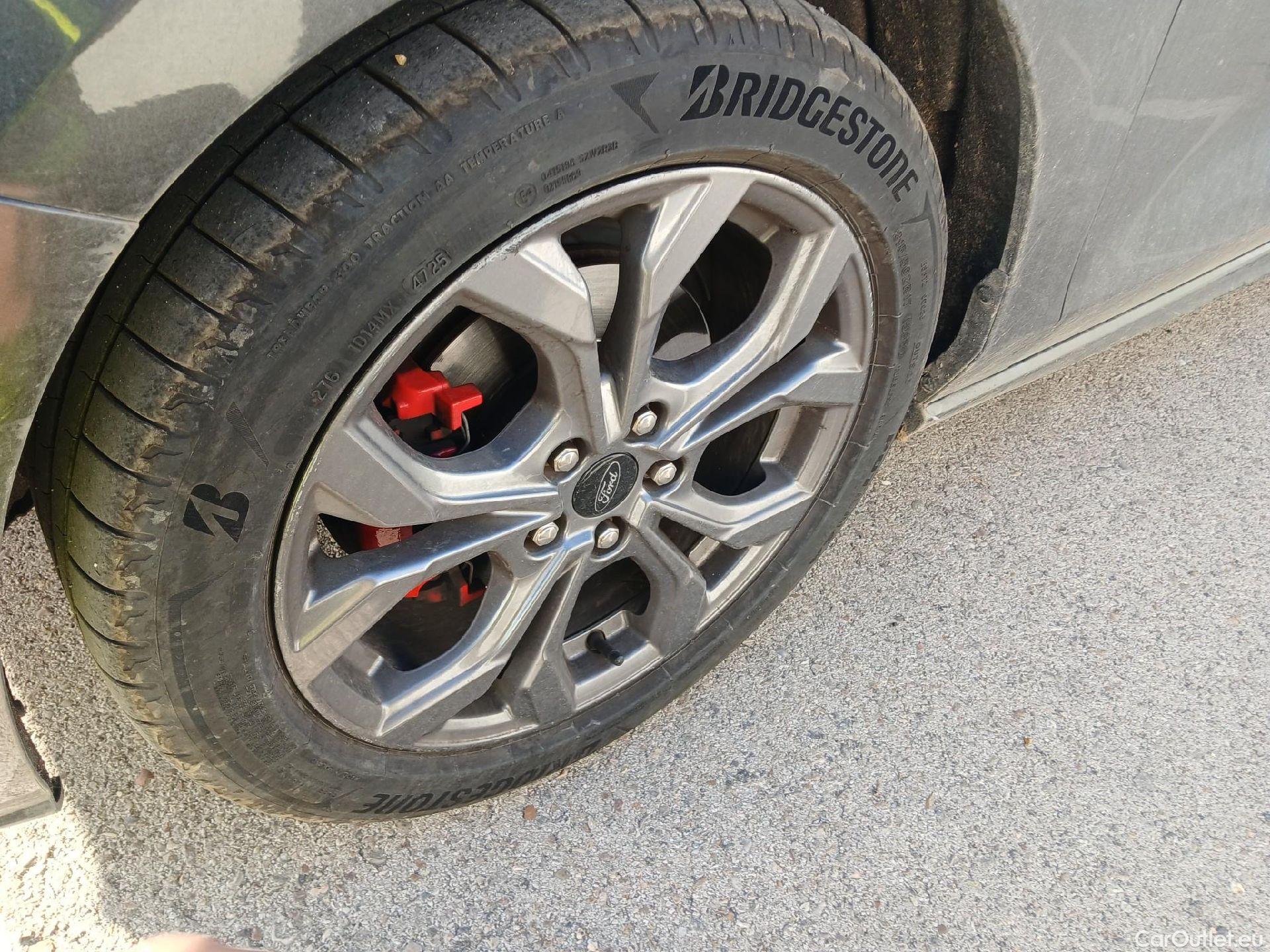  Ford  Focus FORD  / 2018 / 5P / berlina con portón 1.0 Ecoboost MHEV 92kW ST-Line Style SIP (AC) #15