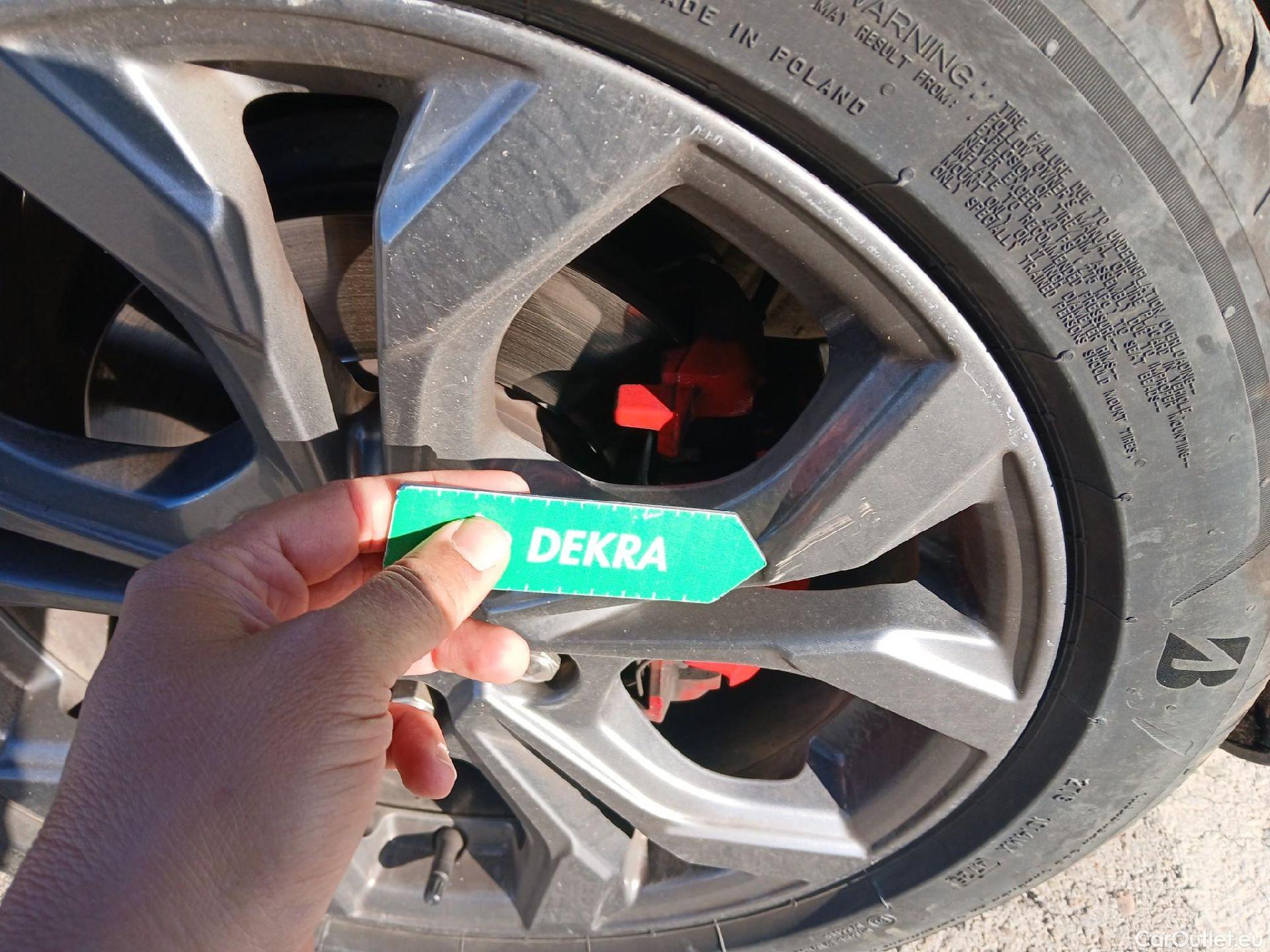  Ford  Focus FORD  / 2018 / 5P / berlina con portón 1.0 Ecoboost MHEV 92kW ST-Line Style SIP (AC) #28