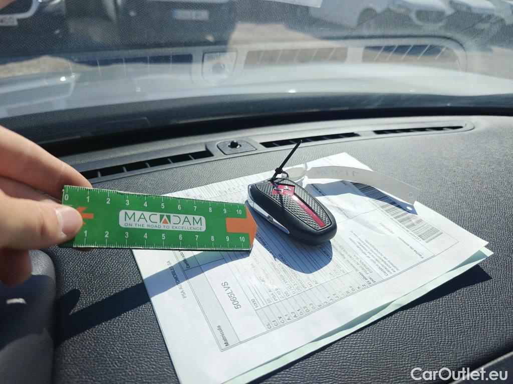  Citroen  DS3 DS DS 3 Crossback / 2018 / 5P / todoterreno BlueHDi 81 kW Manual PERFORMANCE LINE #2